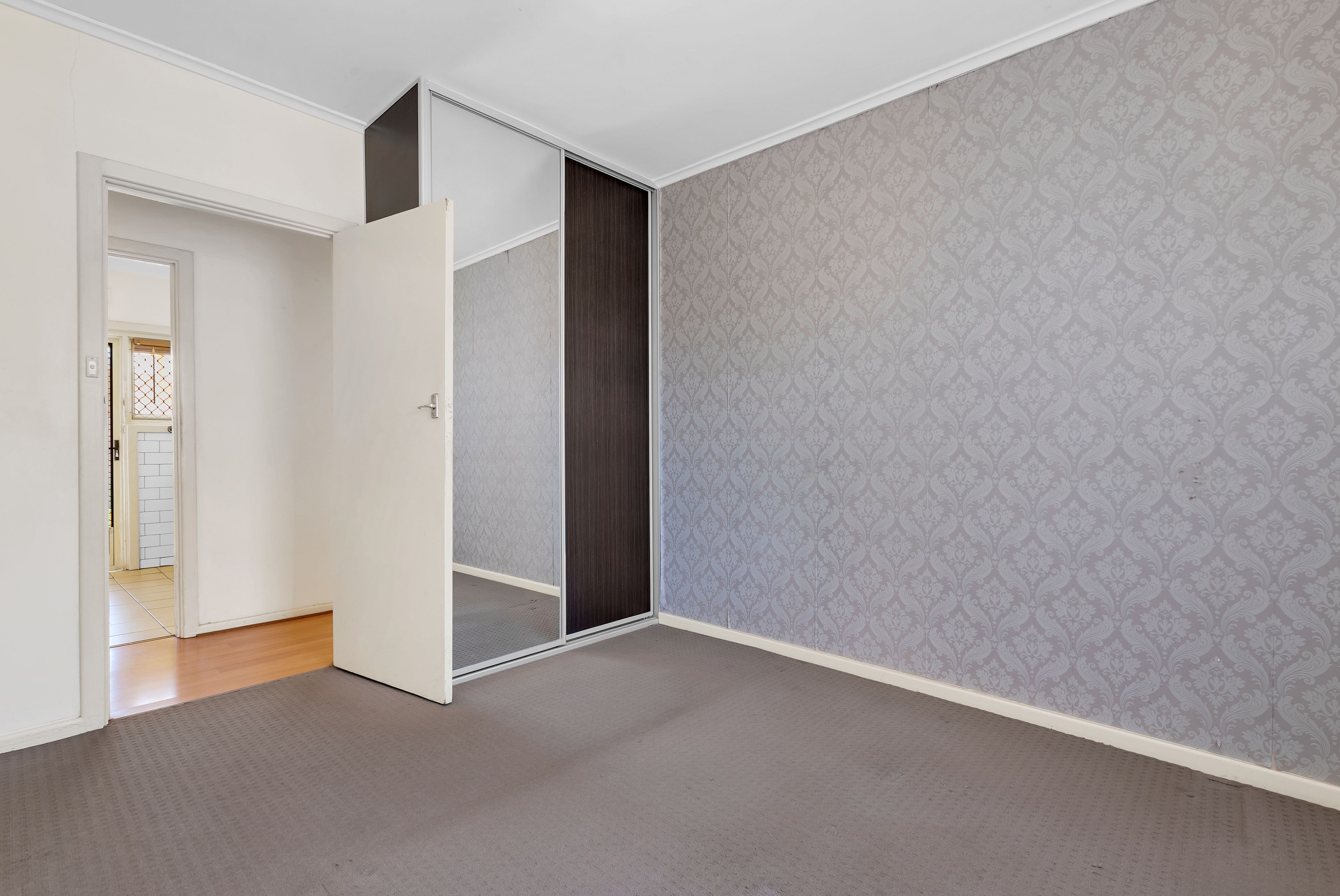 54 Peachey Road — photo 19 of 28