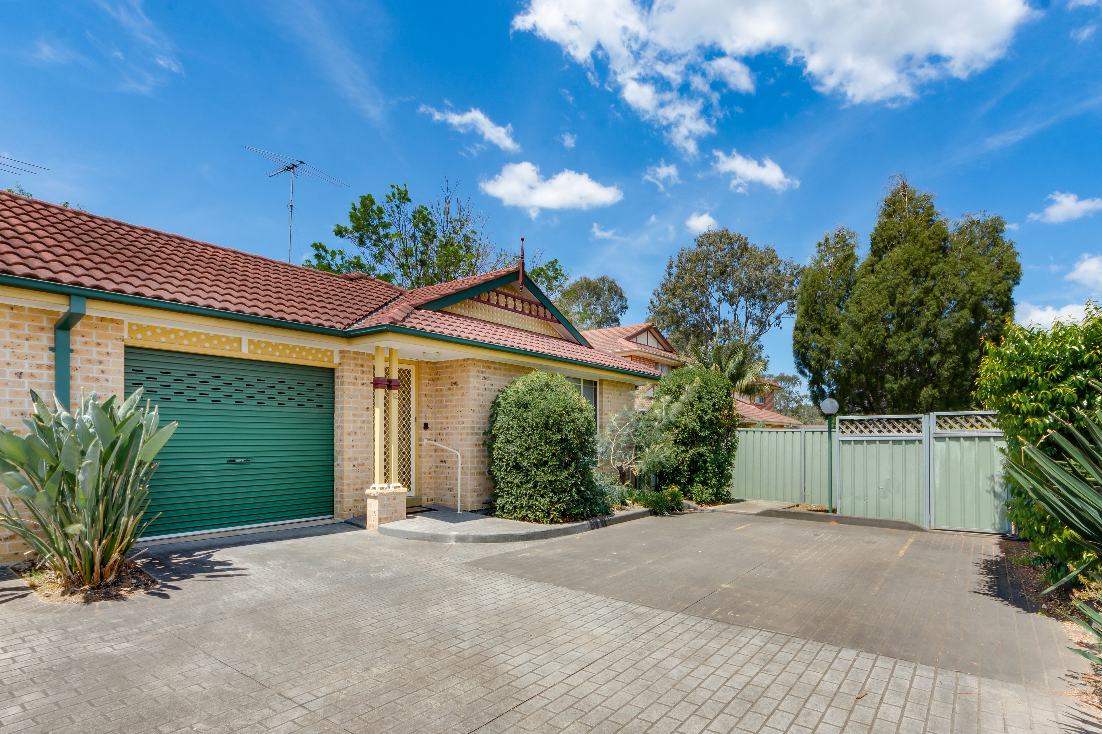 12/4-8 Gordon Avenue, Ingleburn, NSW 2565