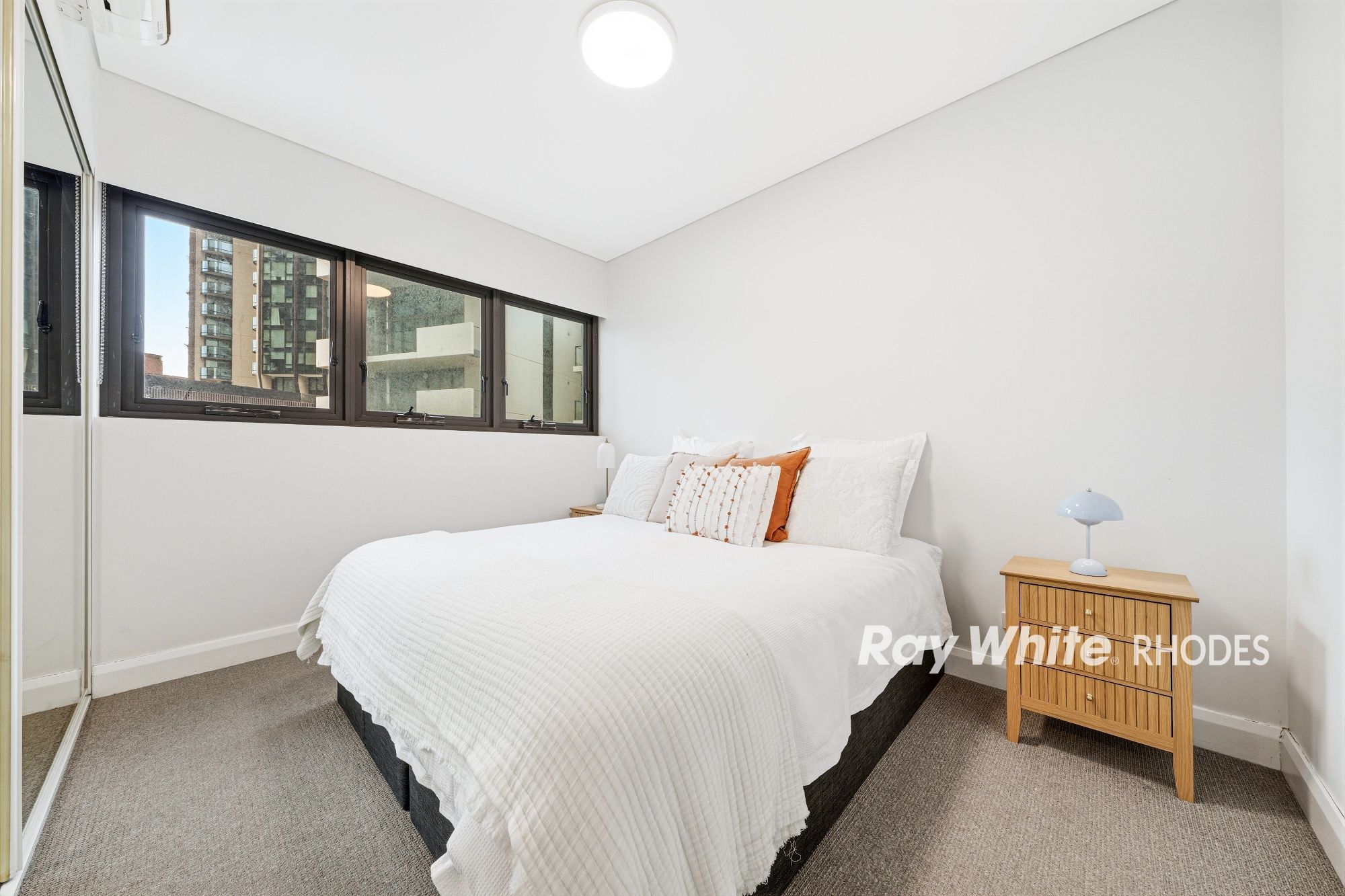 211/42 Walker Street — photo 10 of 16