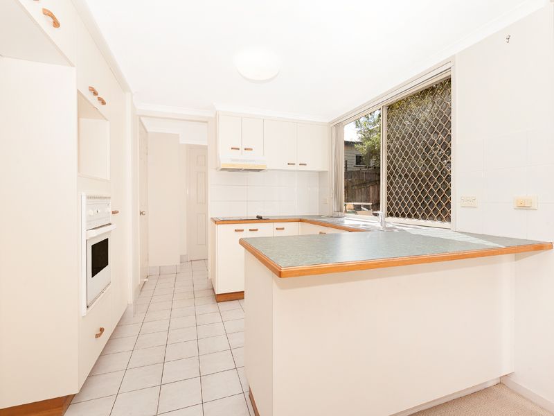 2/42 Surrey Street, Nundah, QLD 4012