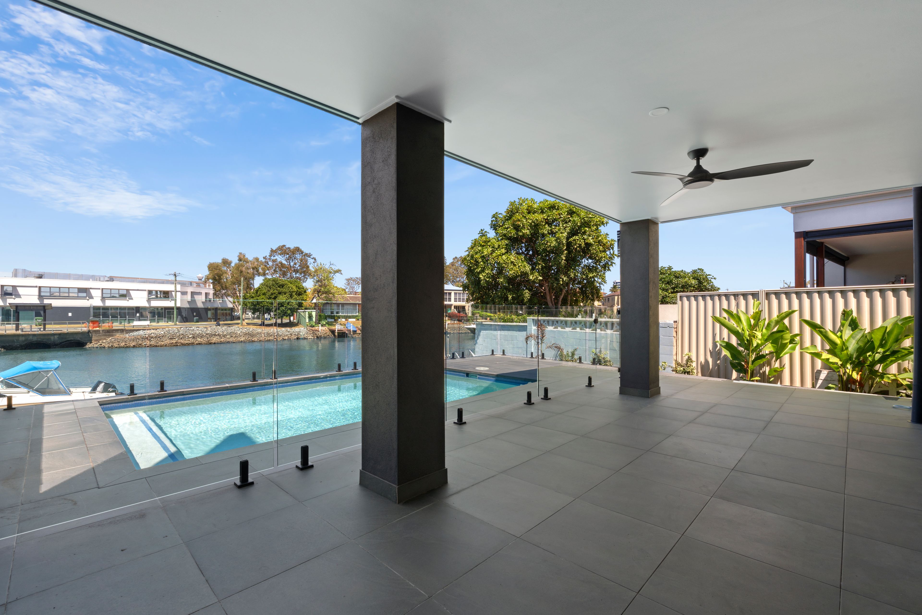 2/12 Vaggelas Crescent, Biggera Waters, QLD 4216