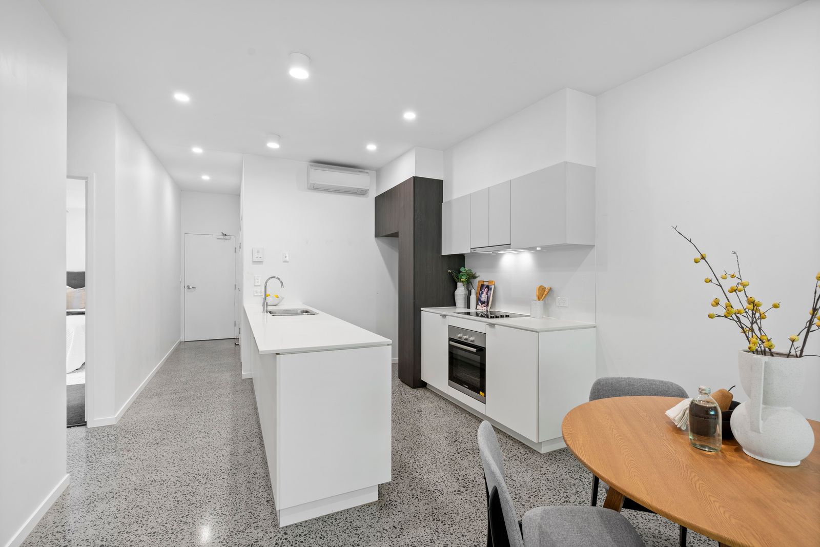 204/27 Ekibin Road — photo 7 of 20