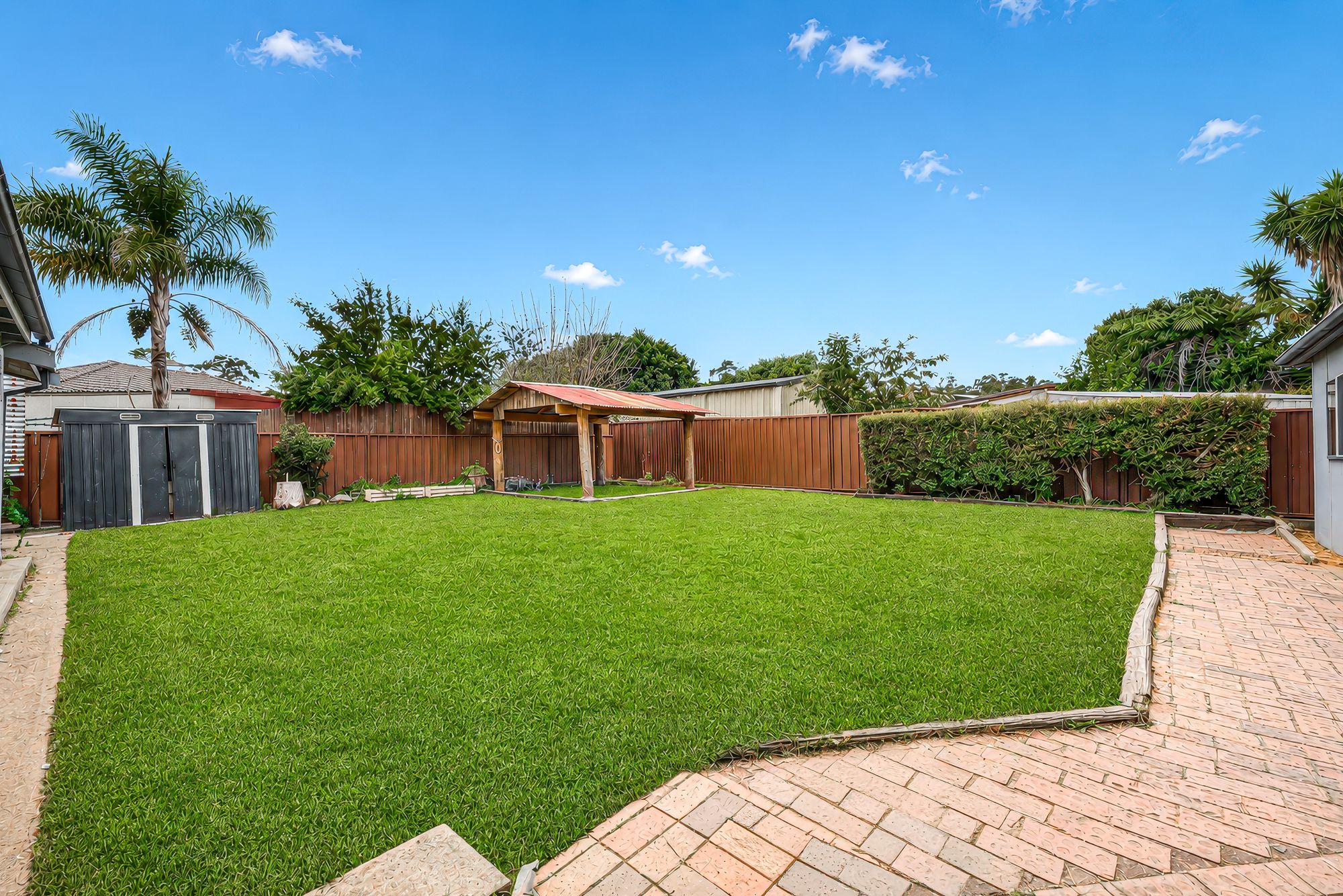 4 Roebuck Road — photo 11 of 16