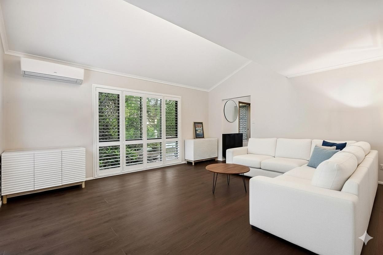 21 Bel Air Court, Ferny Hills, QLD 4055