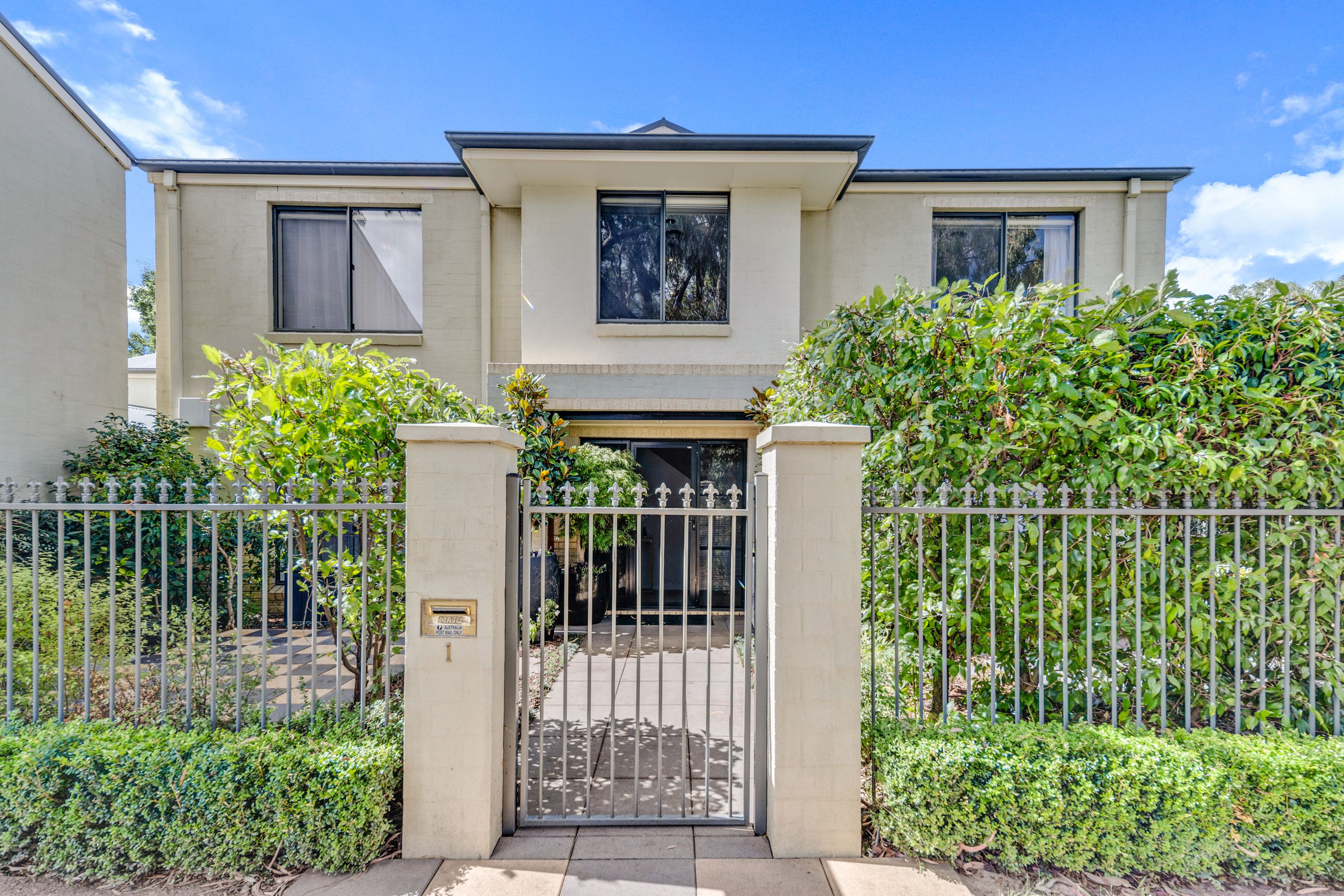 1 Strayleaf Crescent, Gungahlin, ACT 2912