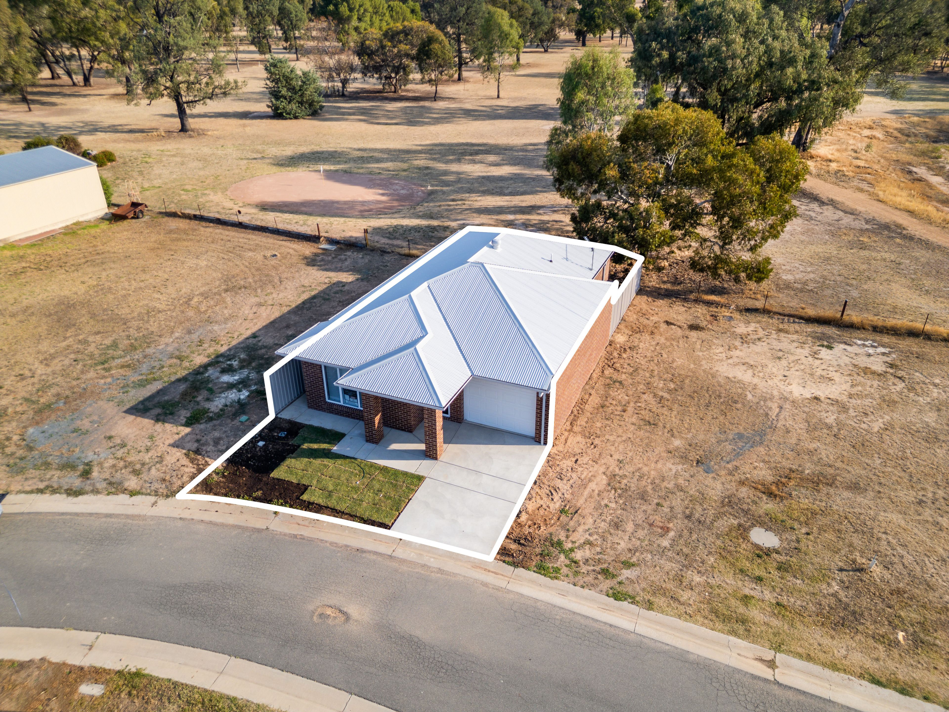31 Sweetwater Drive — photo 3 of 14