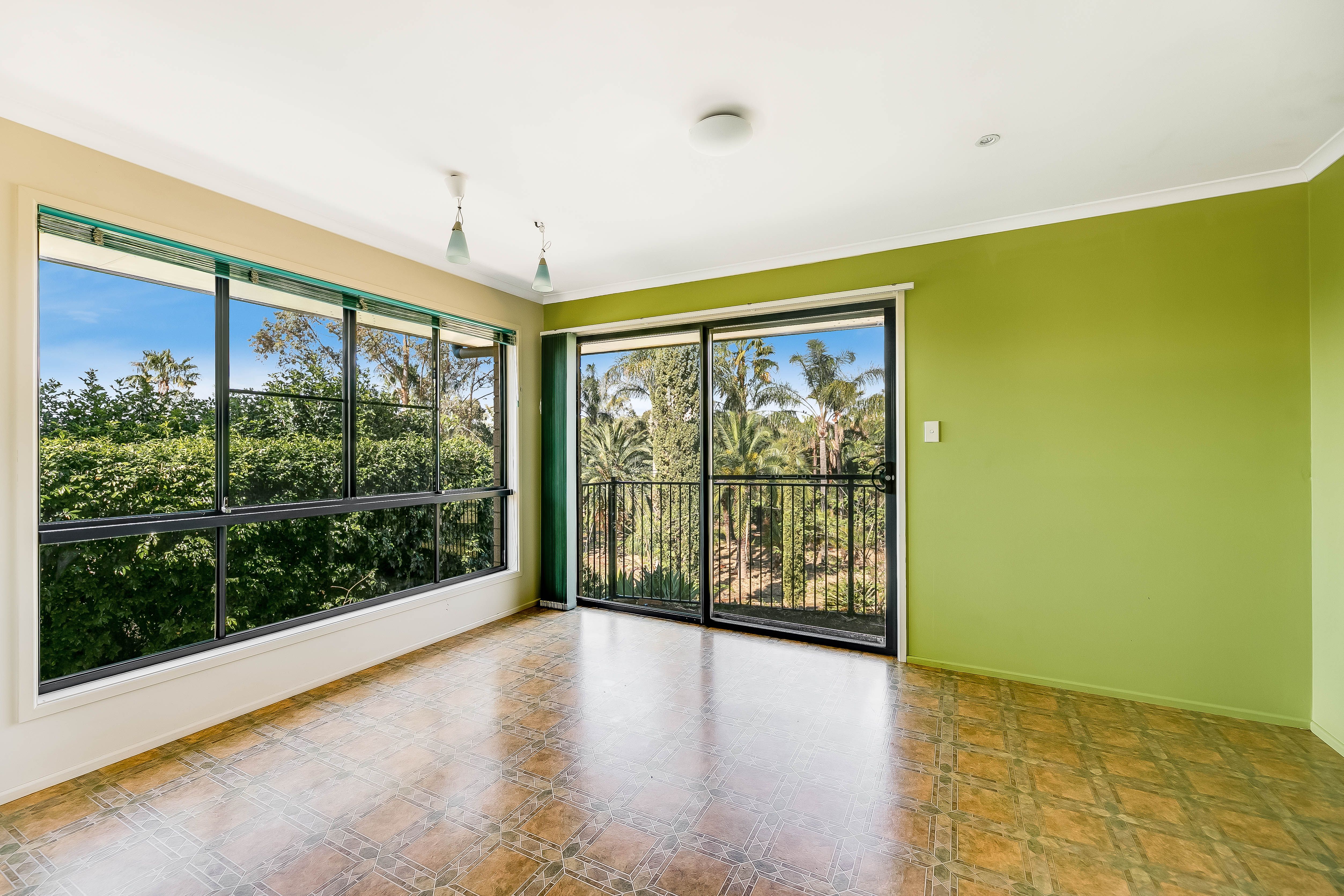 2 Hillcrest Court, Kearneys Spring, QLD 4350