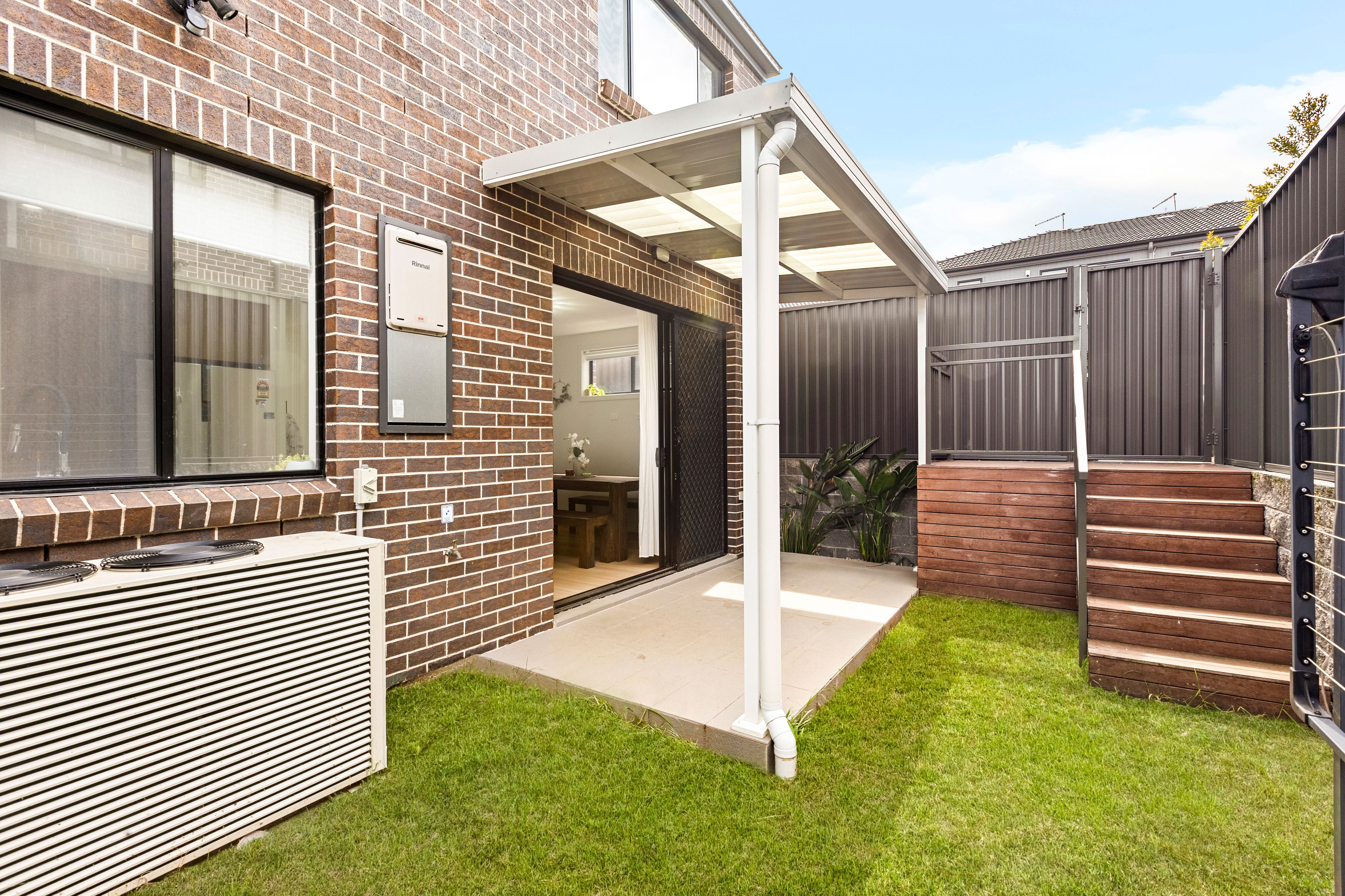 A Stylish Family Retreat Within 2 Minutes Walking Distance to Yarra Park Playground | Within Schofields Public School Catchment! — photo 10 of 17