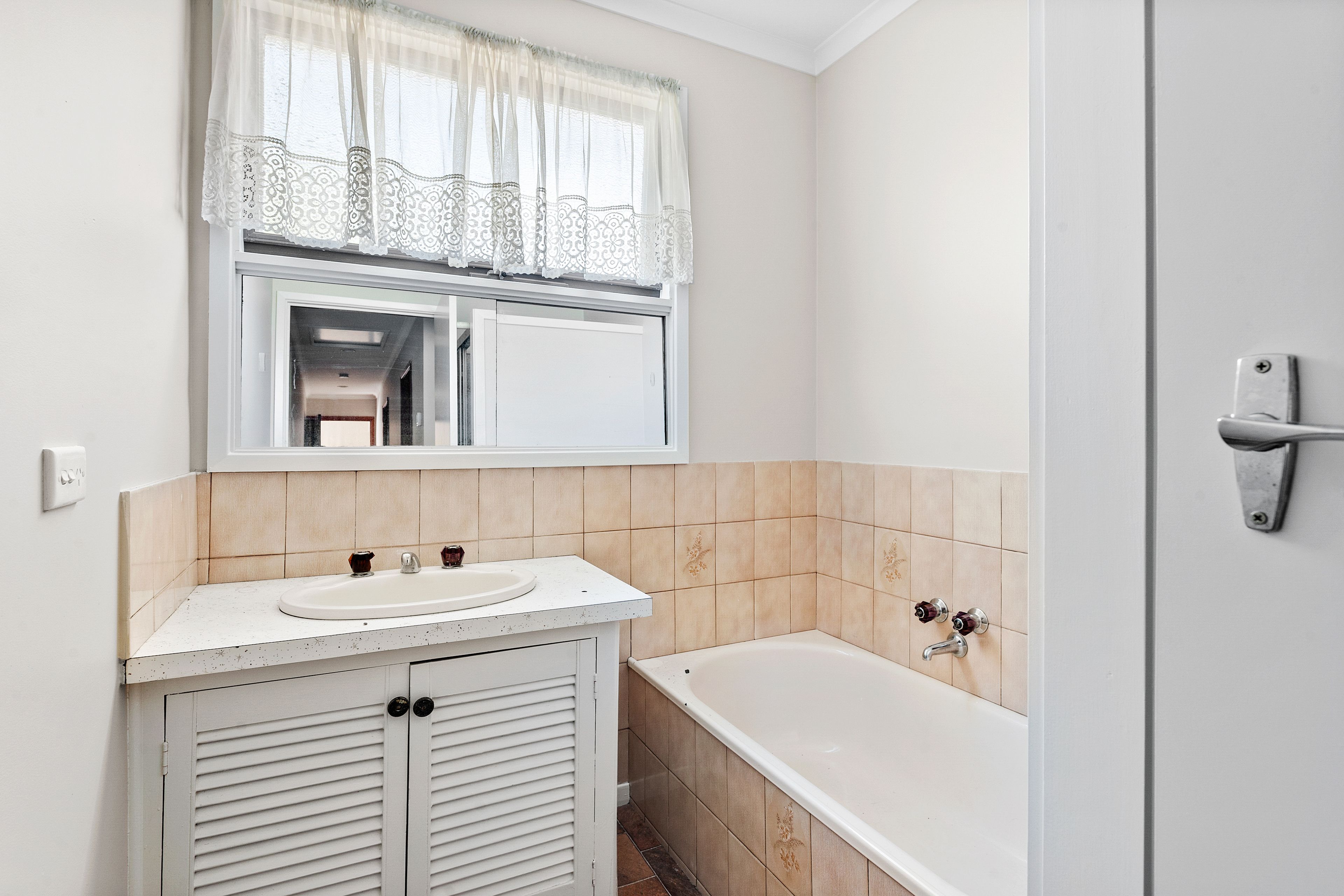 4 Carpenter Street — photo 9 of 11