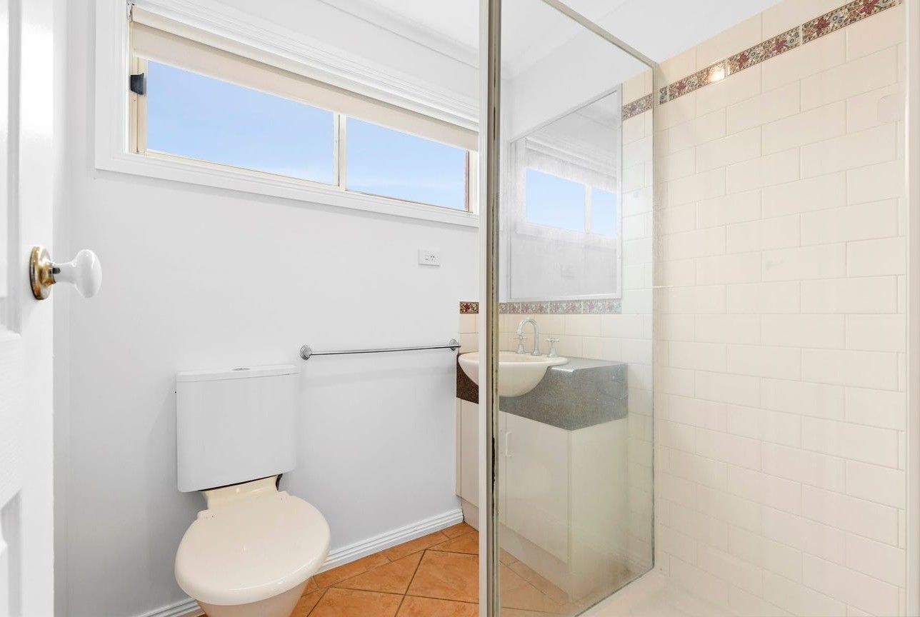35 Willesden Drive — photo 12 of 18