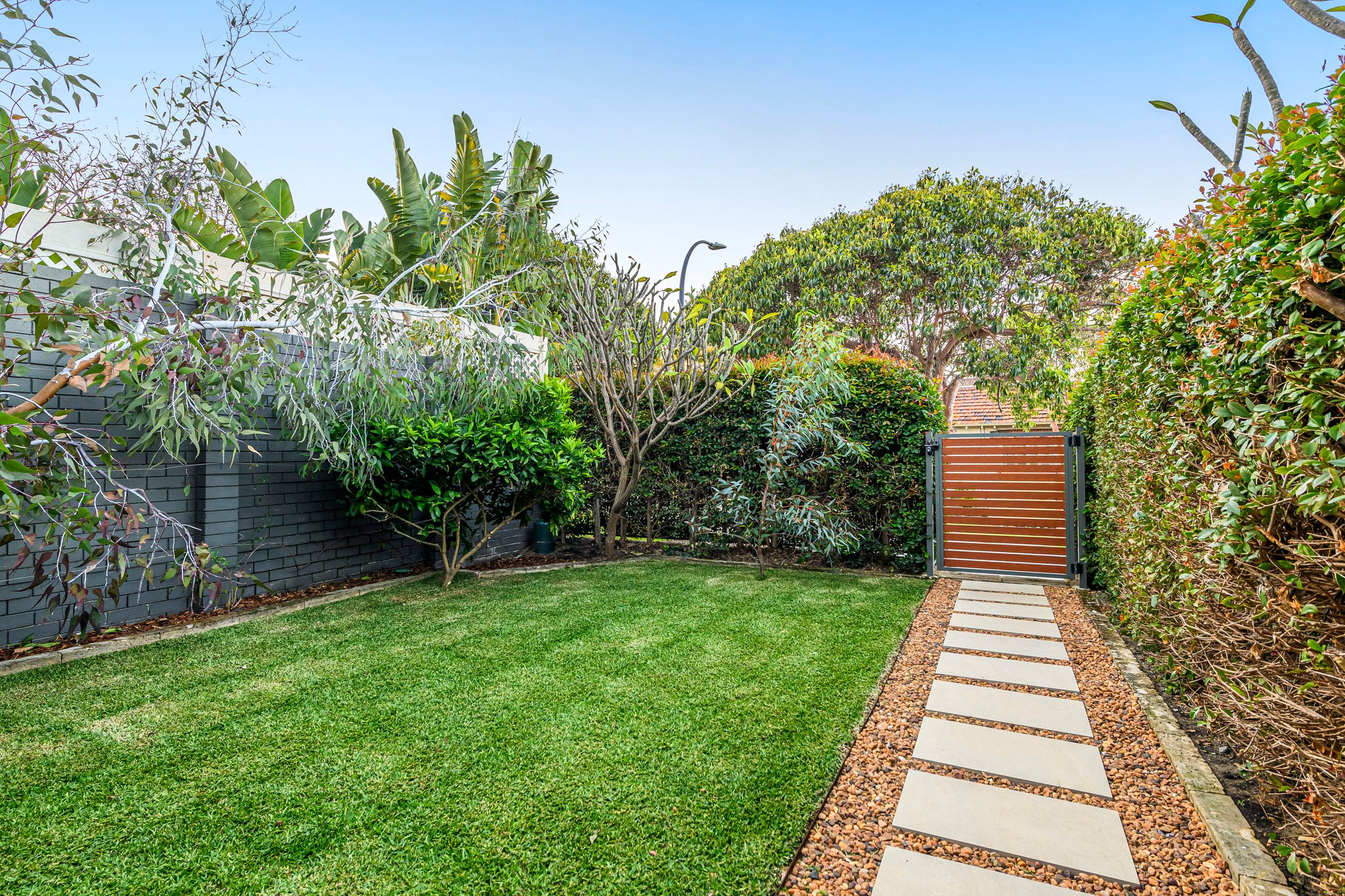 8 Saunders Street — photo 26 of 30