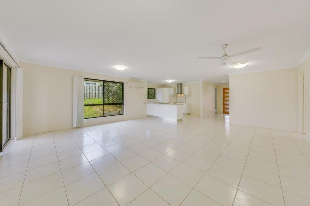 8 Peter Corones Drive, Kirkwood, QLD 4680