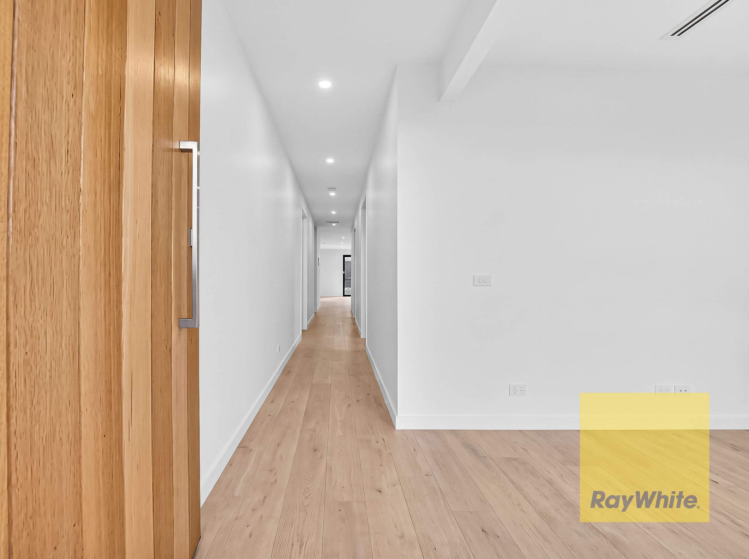 10 Cormac Way — photo 3 of 29