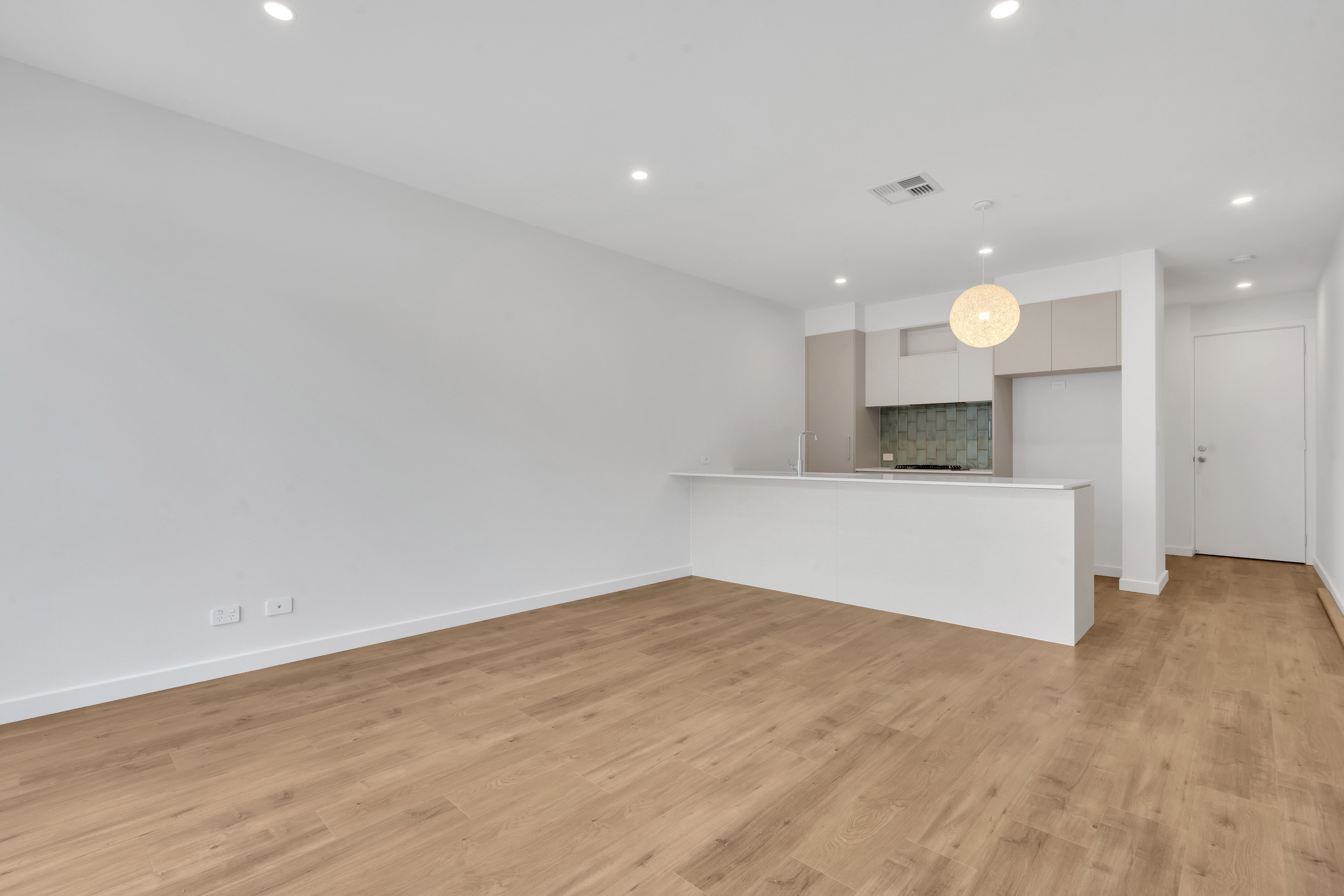 18 London Road — photo 3 of 16