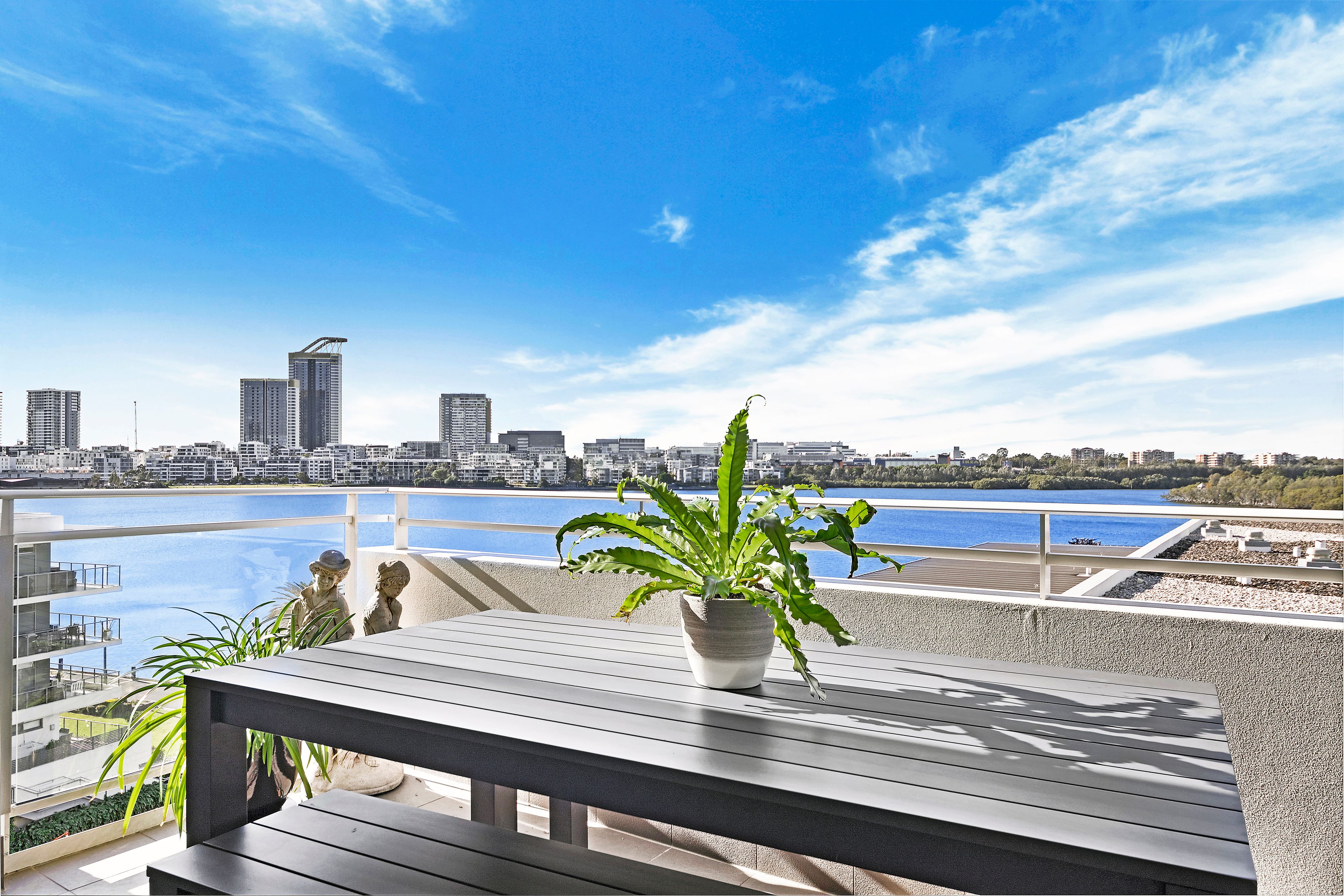 2 The Crescent, Wentworth Point NSW 2127