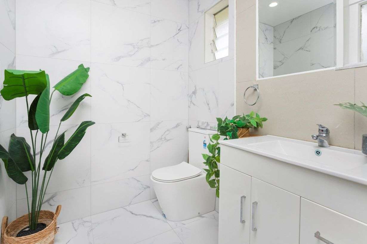 10 Hobart Crescent photo 5