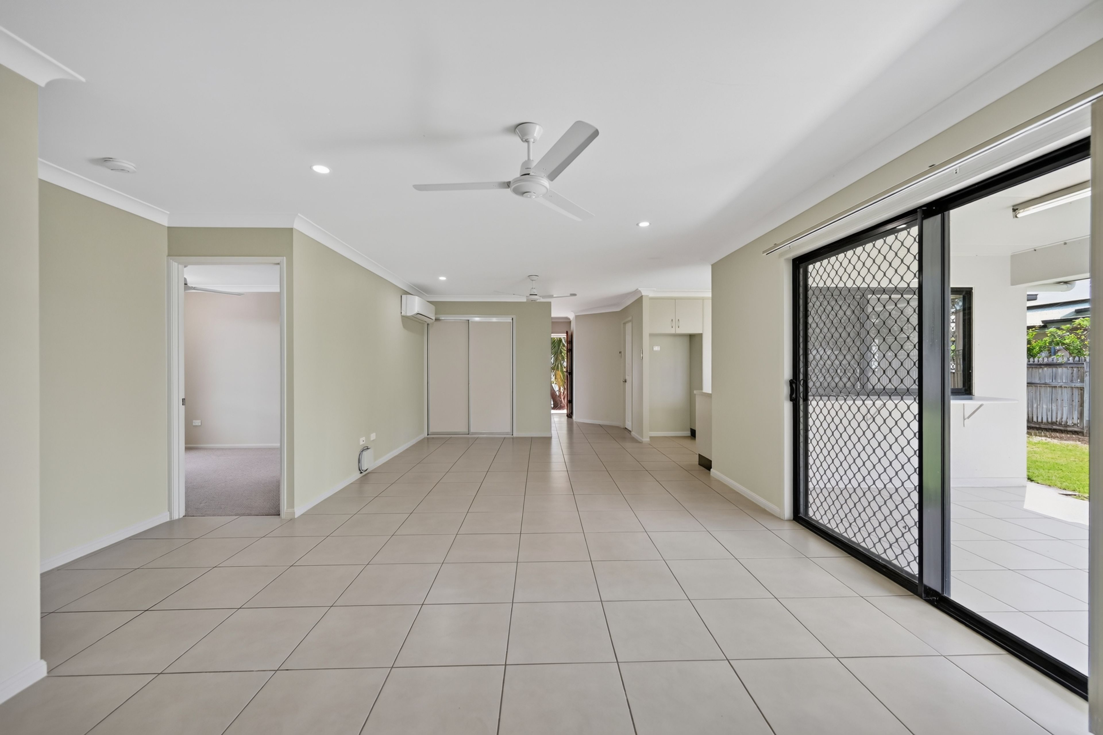 24 Greentree Circuit — photo 5 of 18