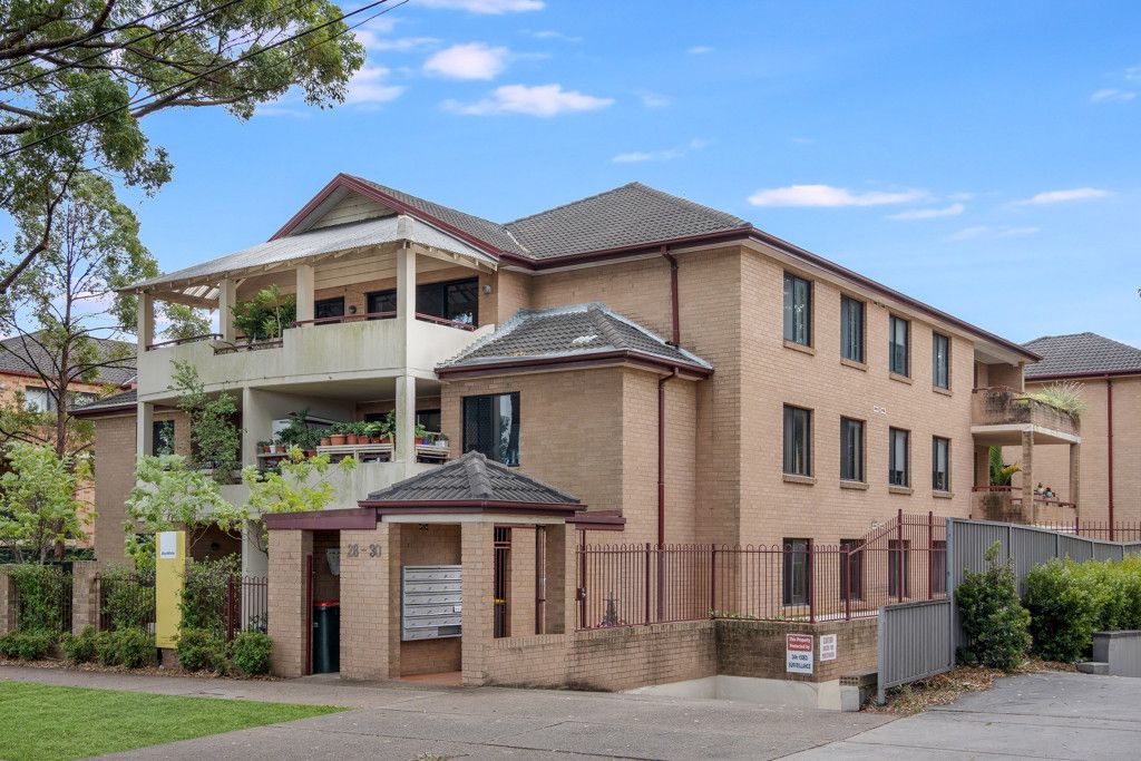 10/28-30 Cairns Street — photo 10 of 12