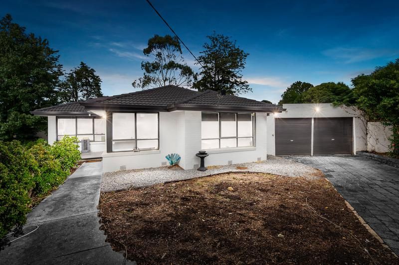 8 Jeffrey Grove, Bayswater VIC 3153