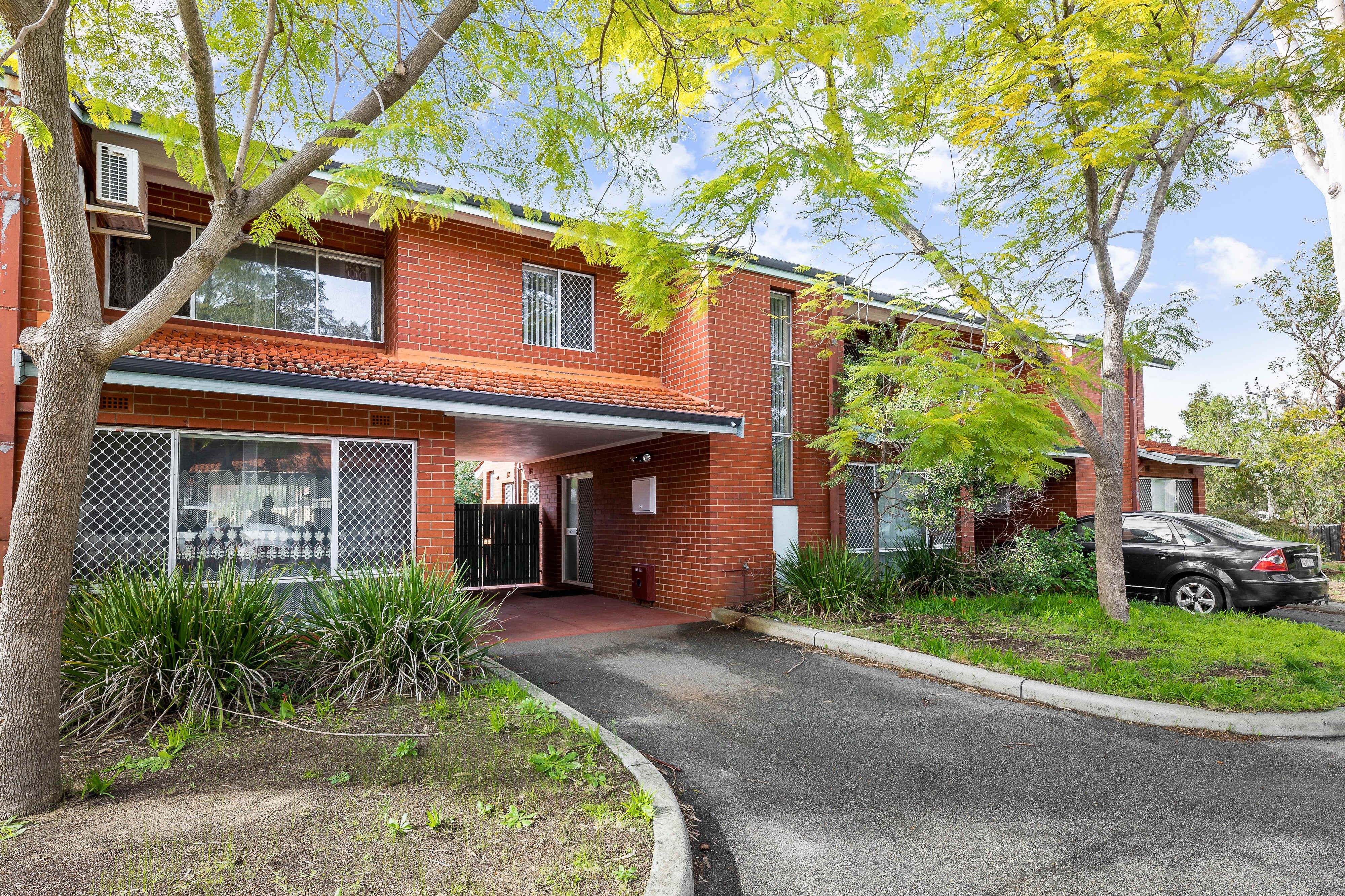 16B Casserley Avenue, Girrawheen, WA 6064