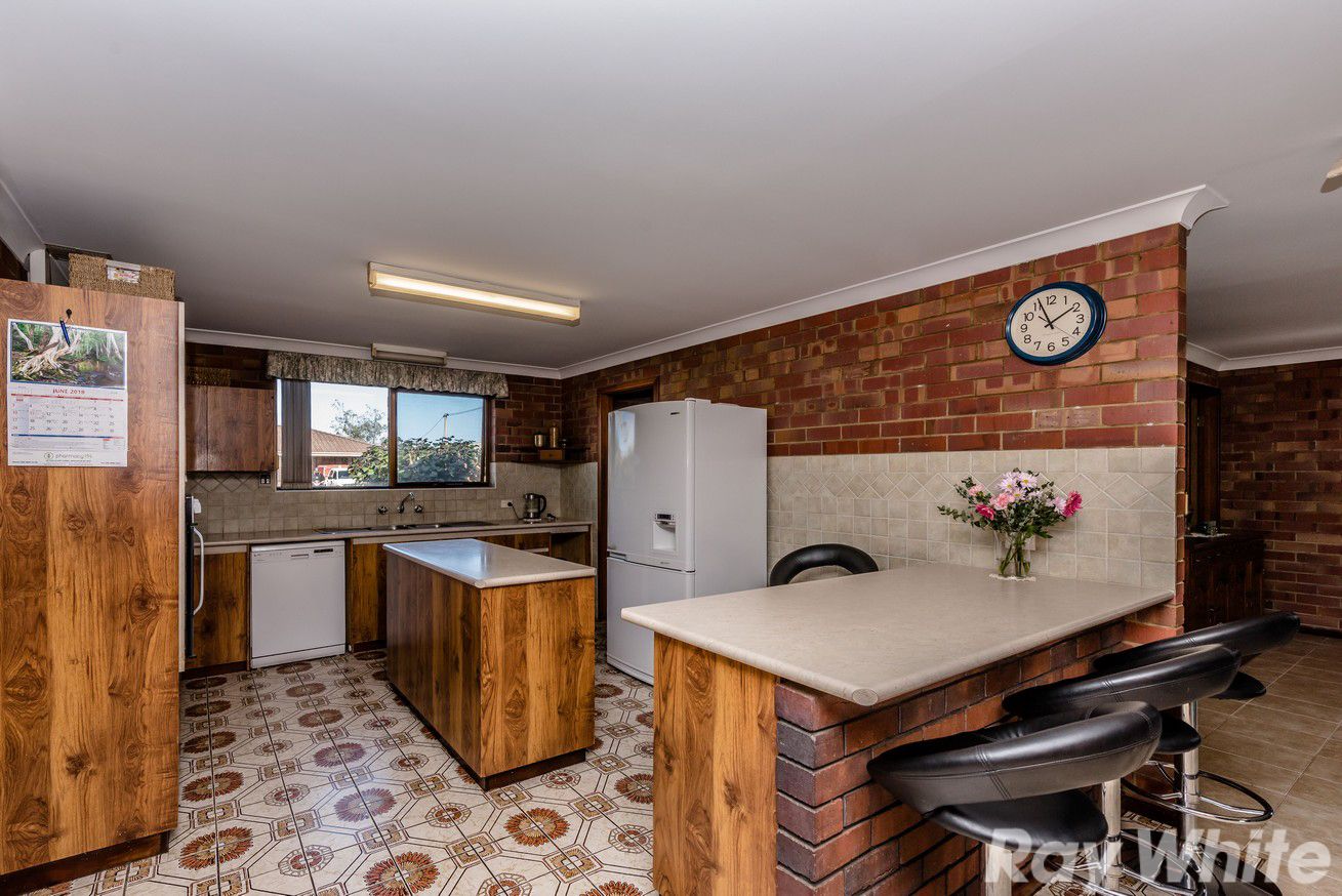 14 Batavia Place, Mahomets Flats, WA 6530