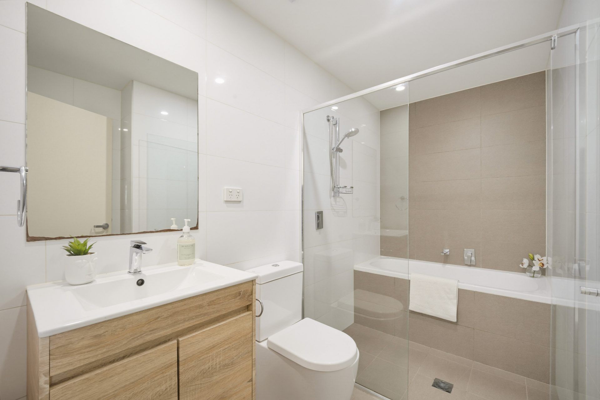 2601/11 Hassall Street — photo 7 of 12