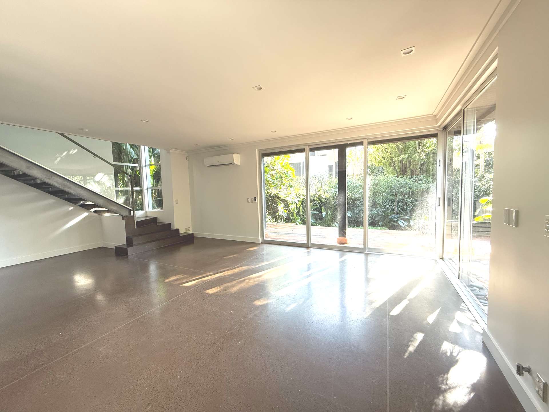 28b Godden Crescent photo 2