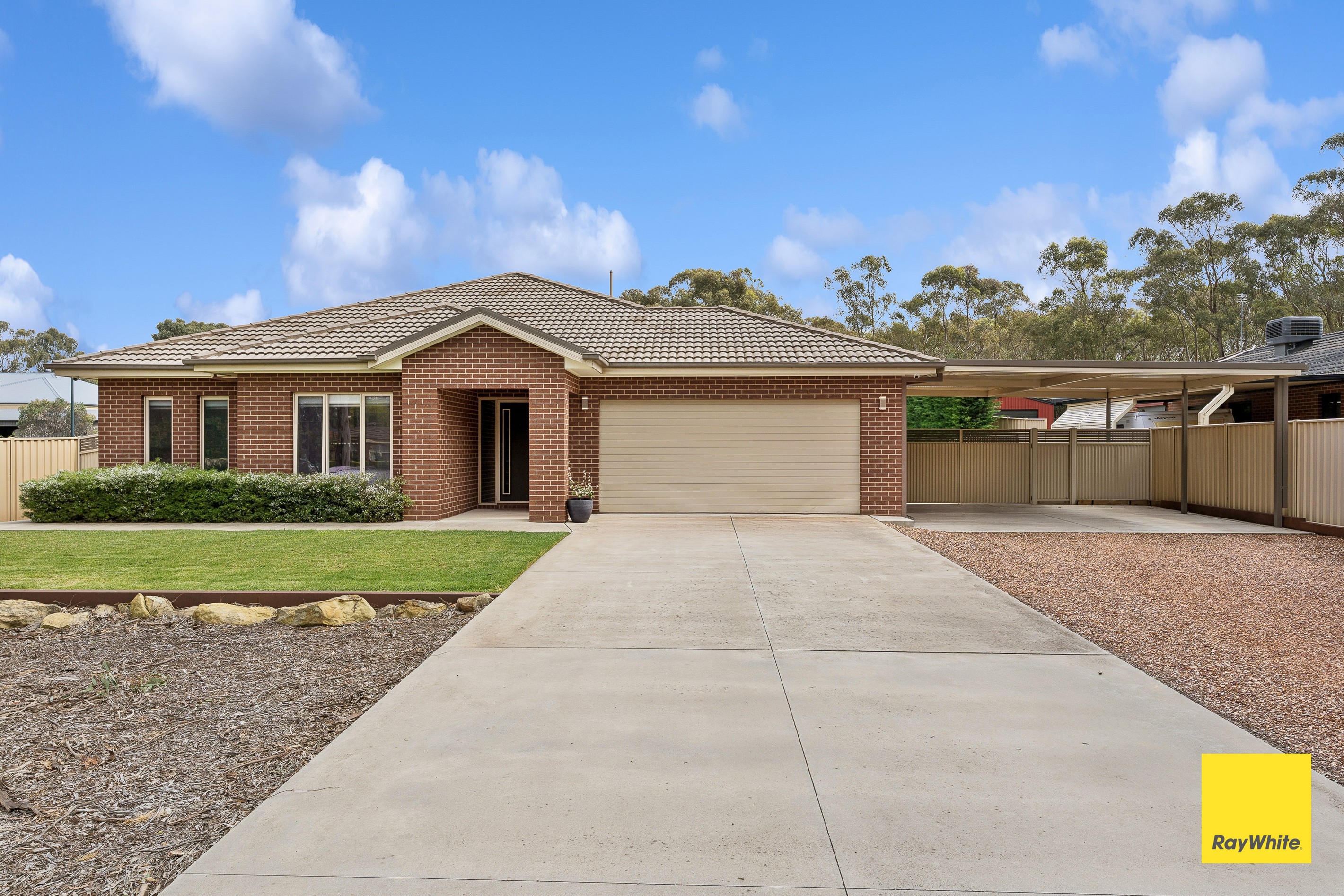 8 Bedarra Court, Maiden Gully, VIC 3551