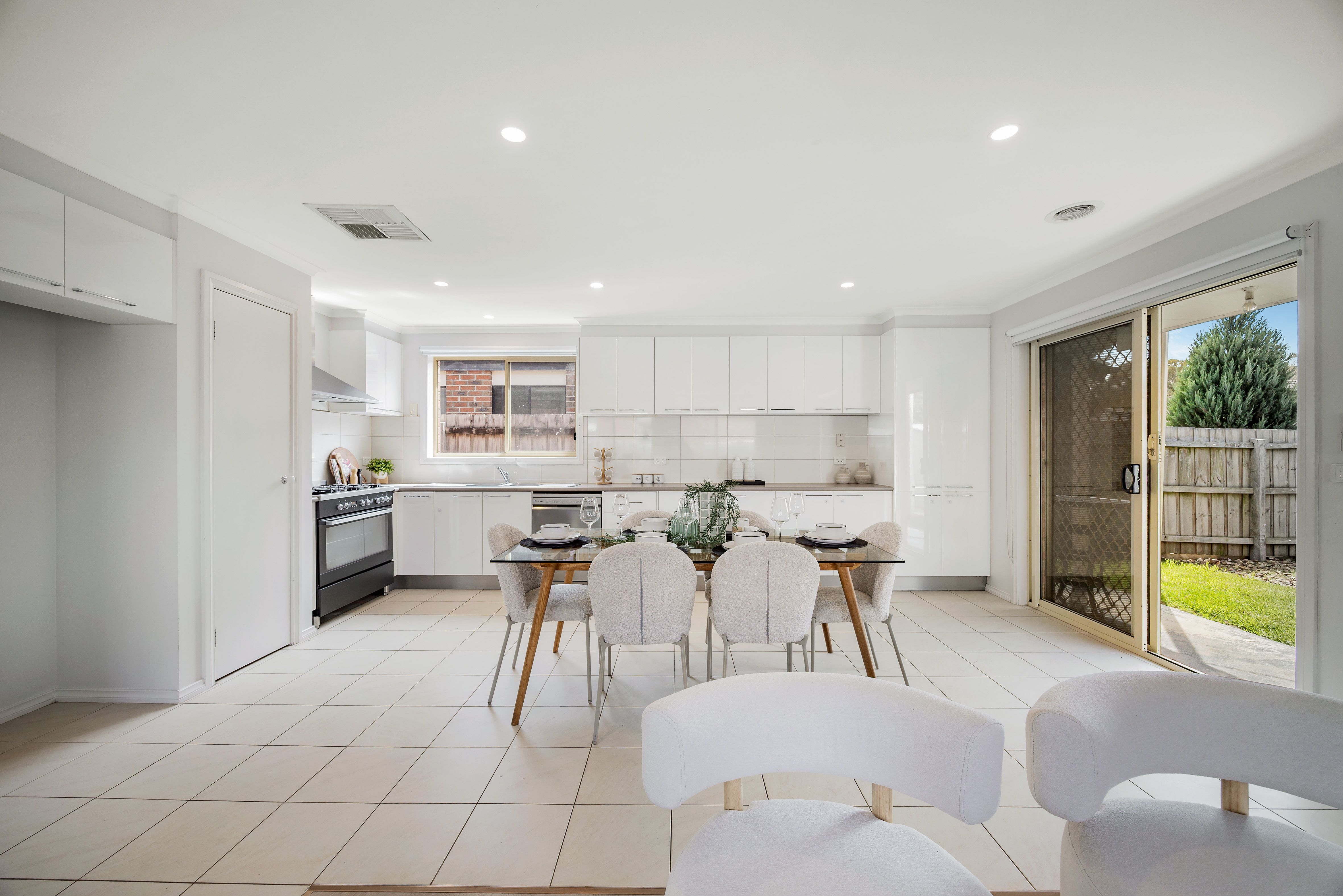 32 Stafford Road — photo 4 of 15