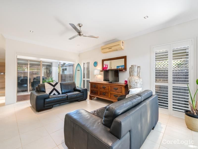 1/56 Bayview Street, Runaway Bay, QLD 4216
