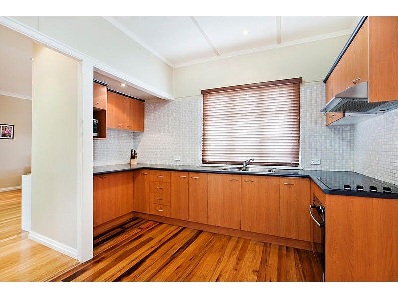 37 Cavillon Street, Holland Park, QLD 4121