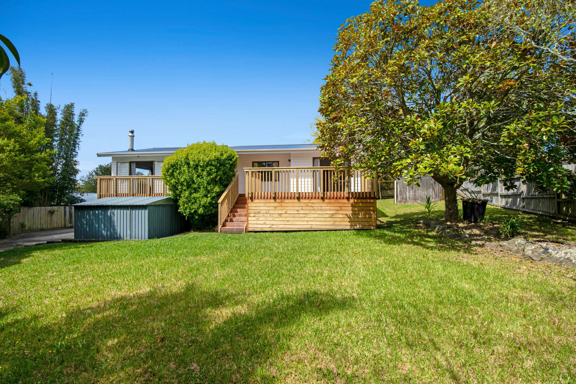 16 Dobell Road photo 1