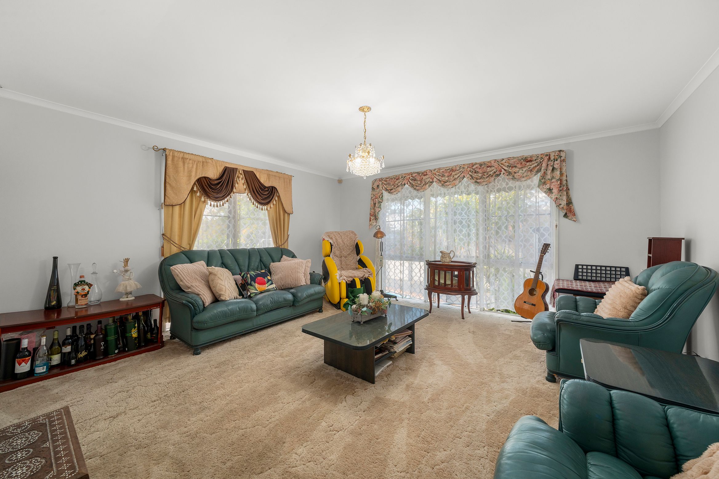 33 Dresden Avenue — photo 4 of 21