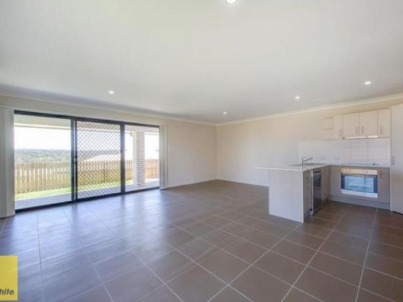 1/2 Sovereign Close, Brassall, QLD 4305