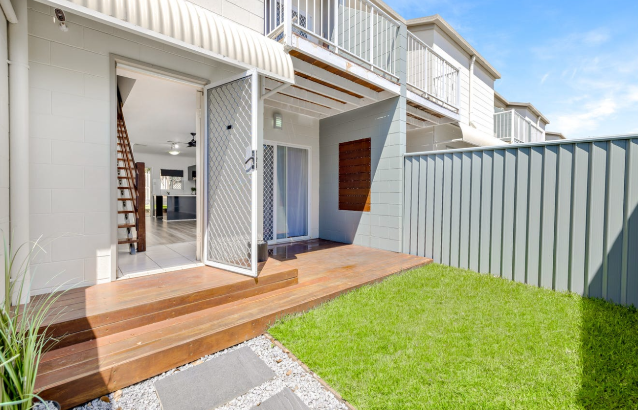 25-27 Fairweather Street, Yorkeys Knob QLD 4878