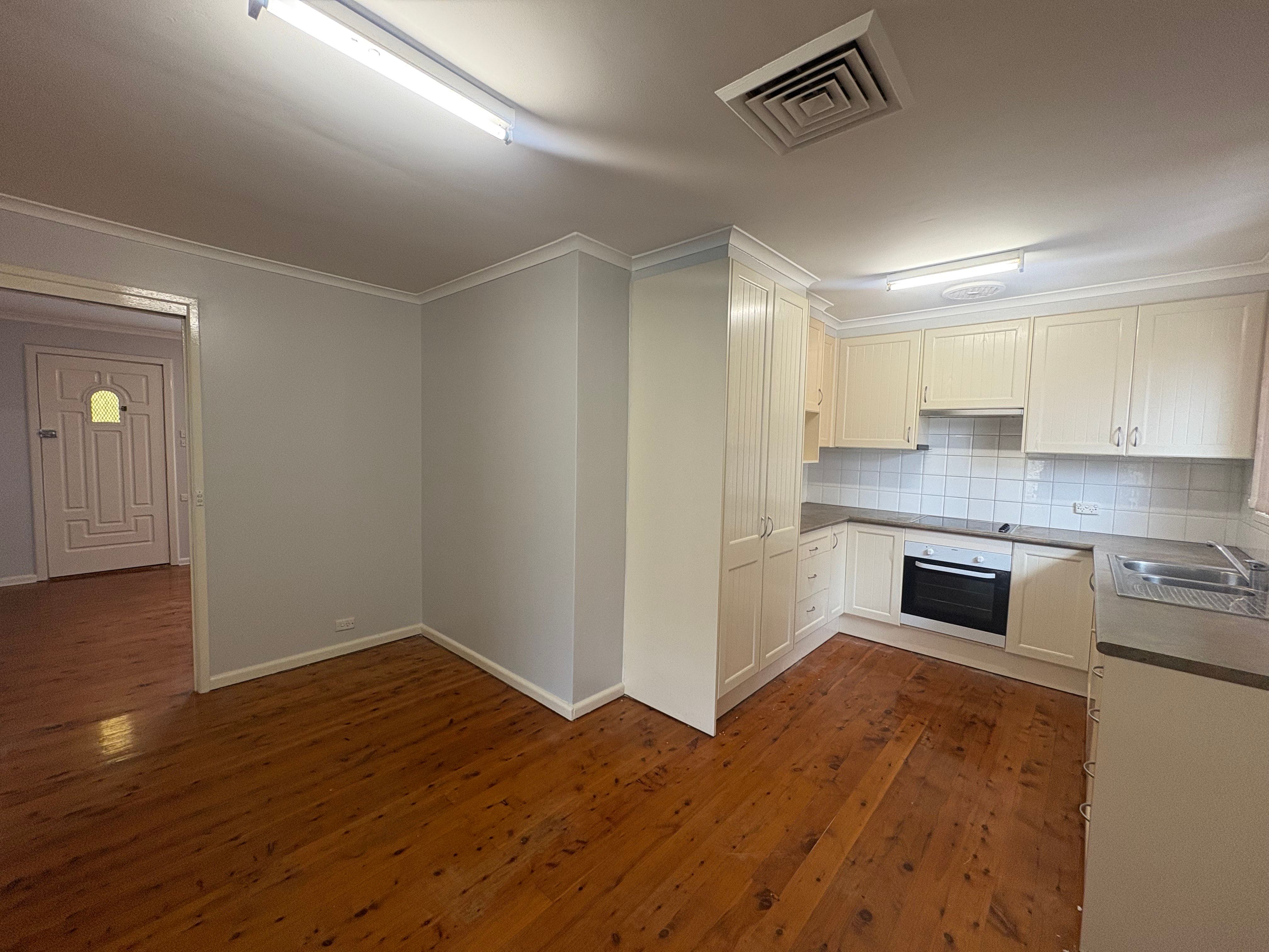 15 McCartney Crescent, St Clair, NSW