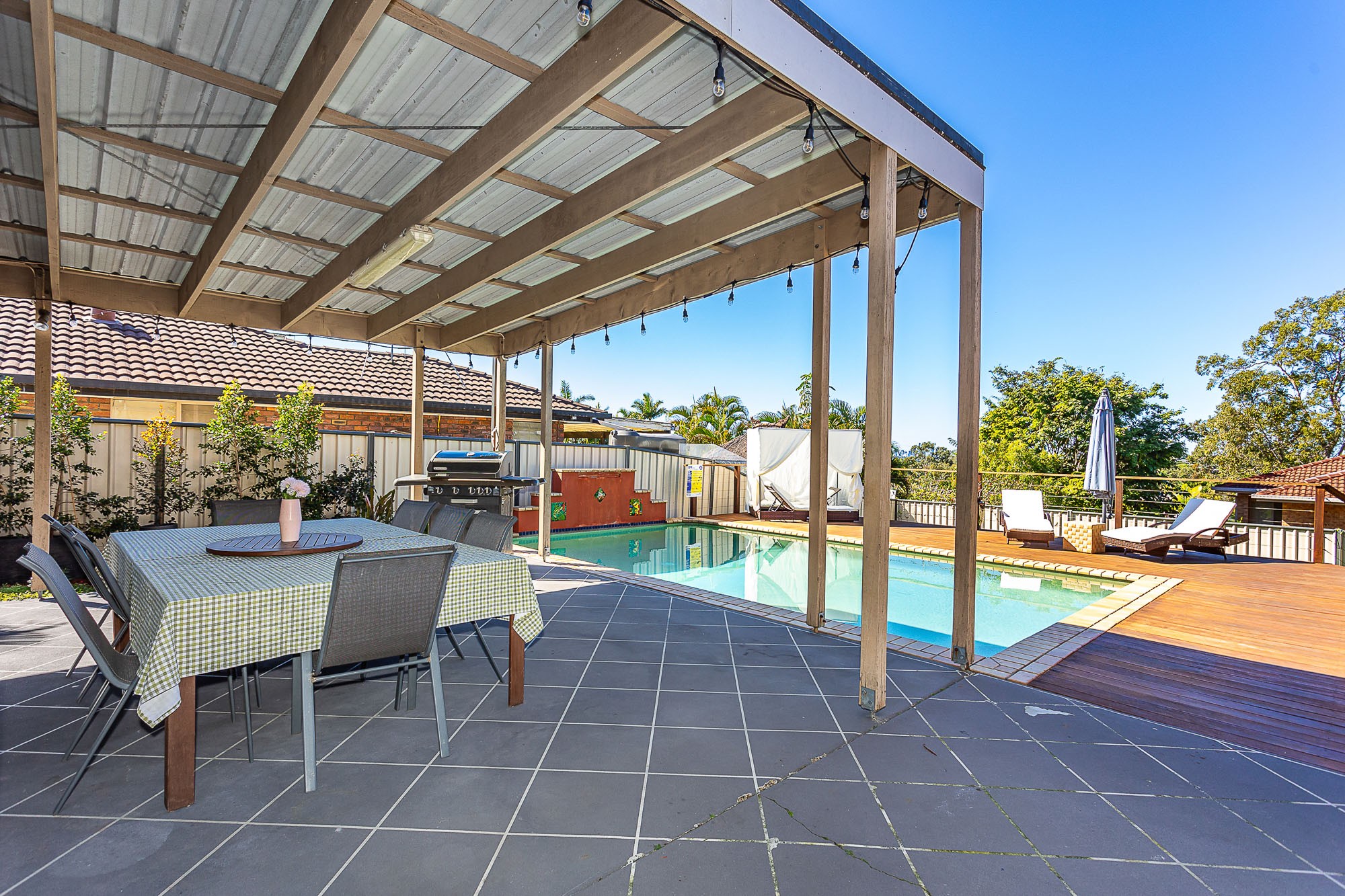 8 Armstrong Way, Highland Park, QLD 4211