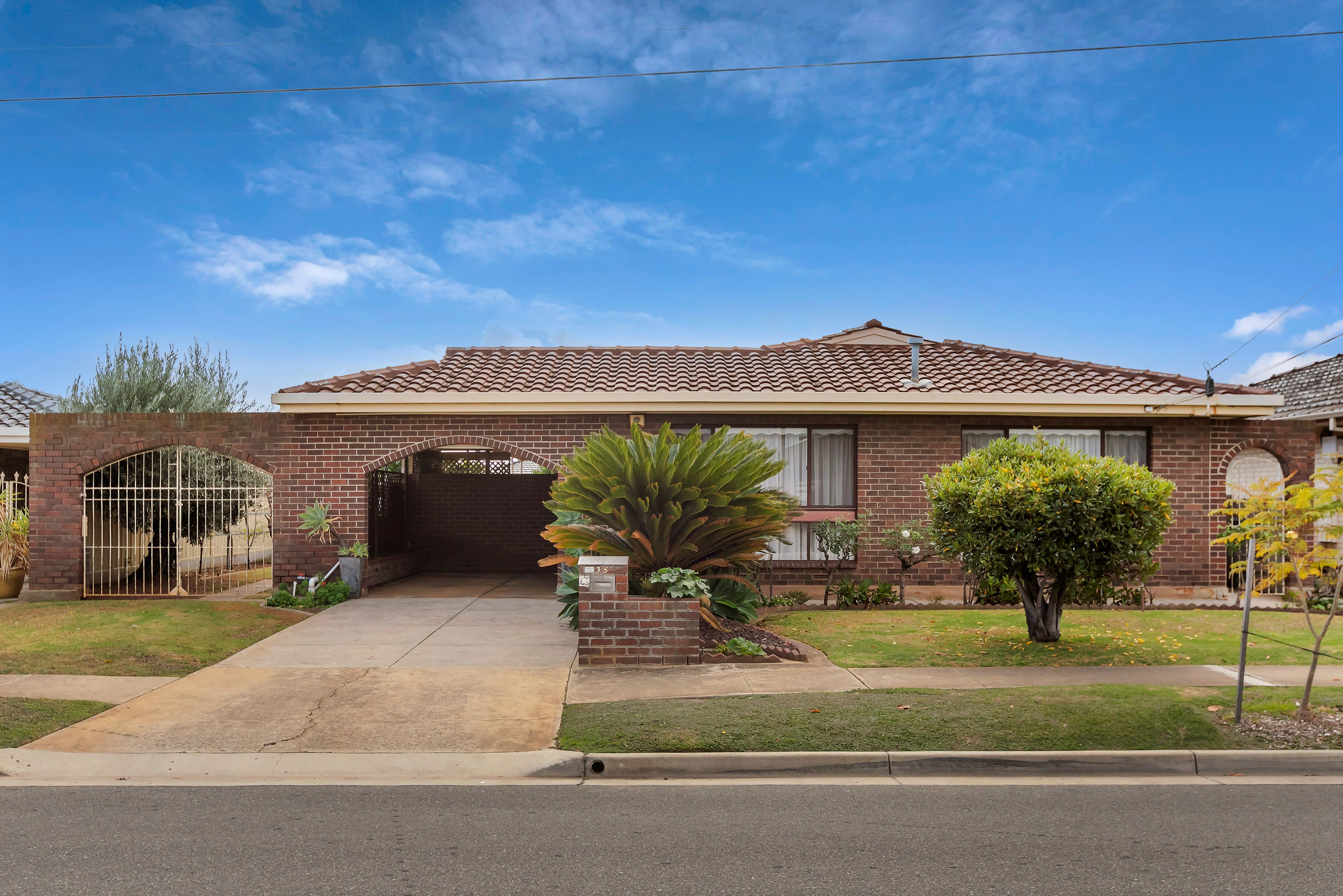 35 Troon Avenue, Seaton, SA 5023 Sold House Ray White Woodville