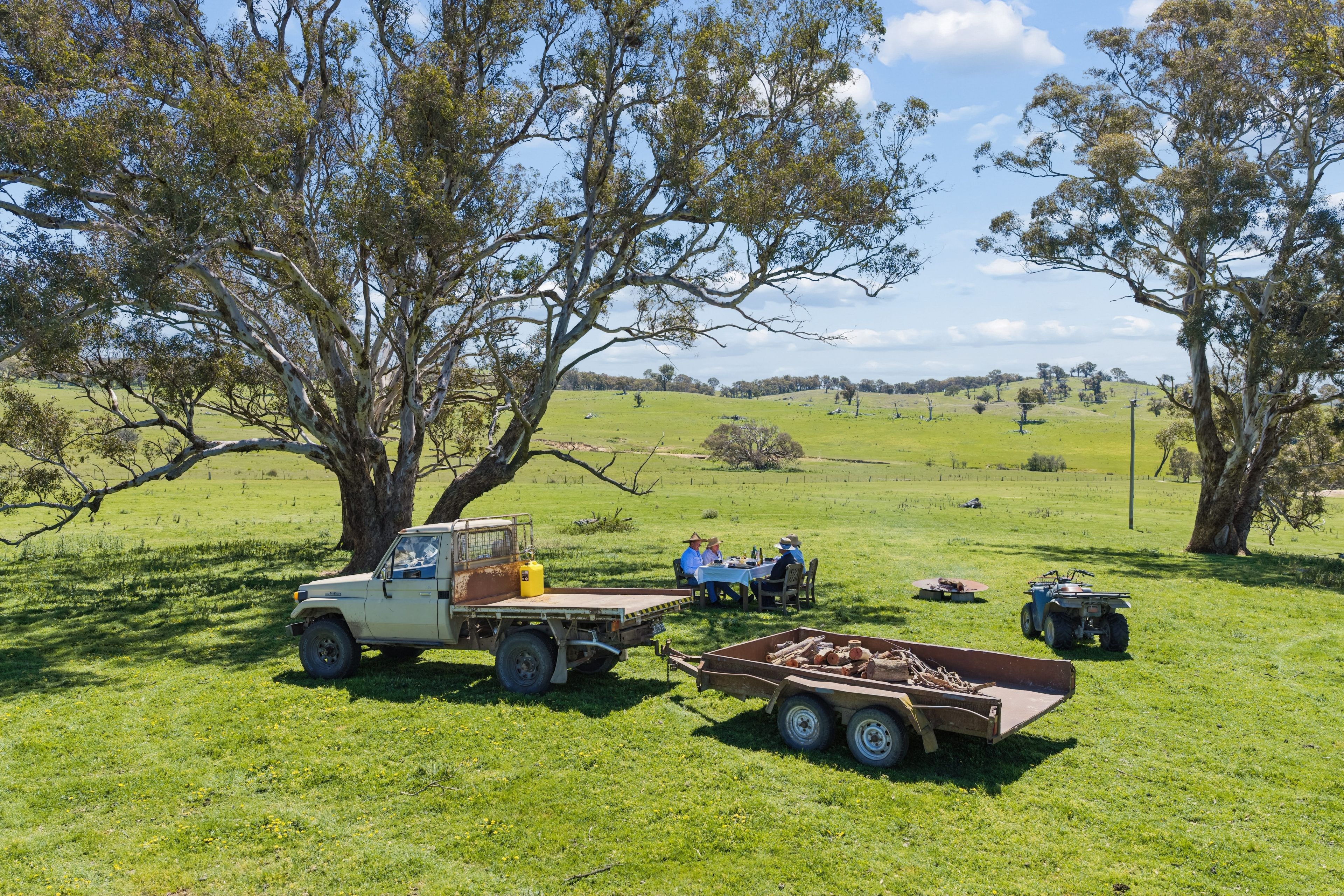 "Banjo's", 28238 Hume Highway — photo 12 of 26