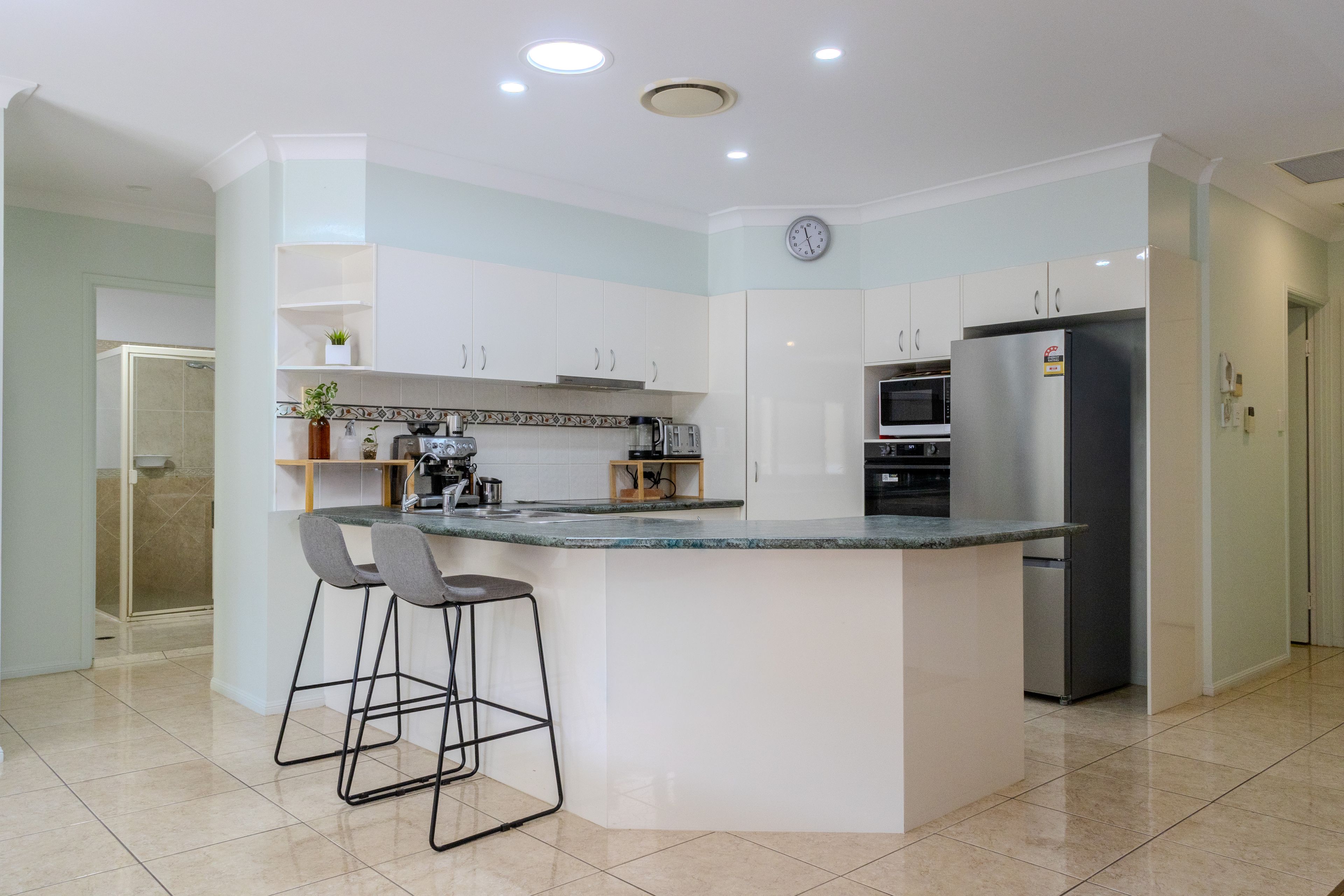 16/145 Gemvale Road — photo 3 of 17