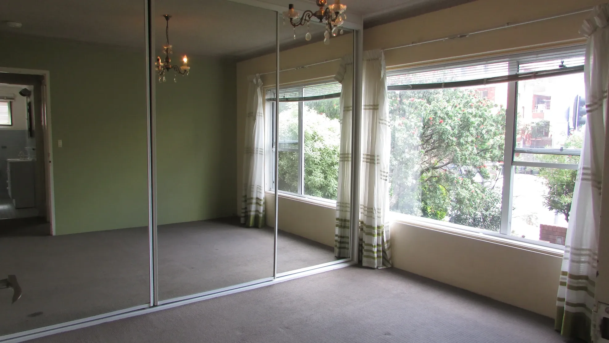 1/40 The Avenue — photo 6 of 8