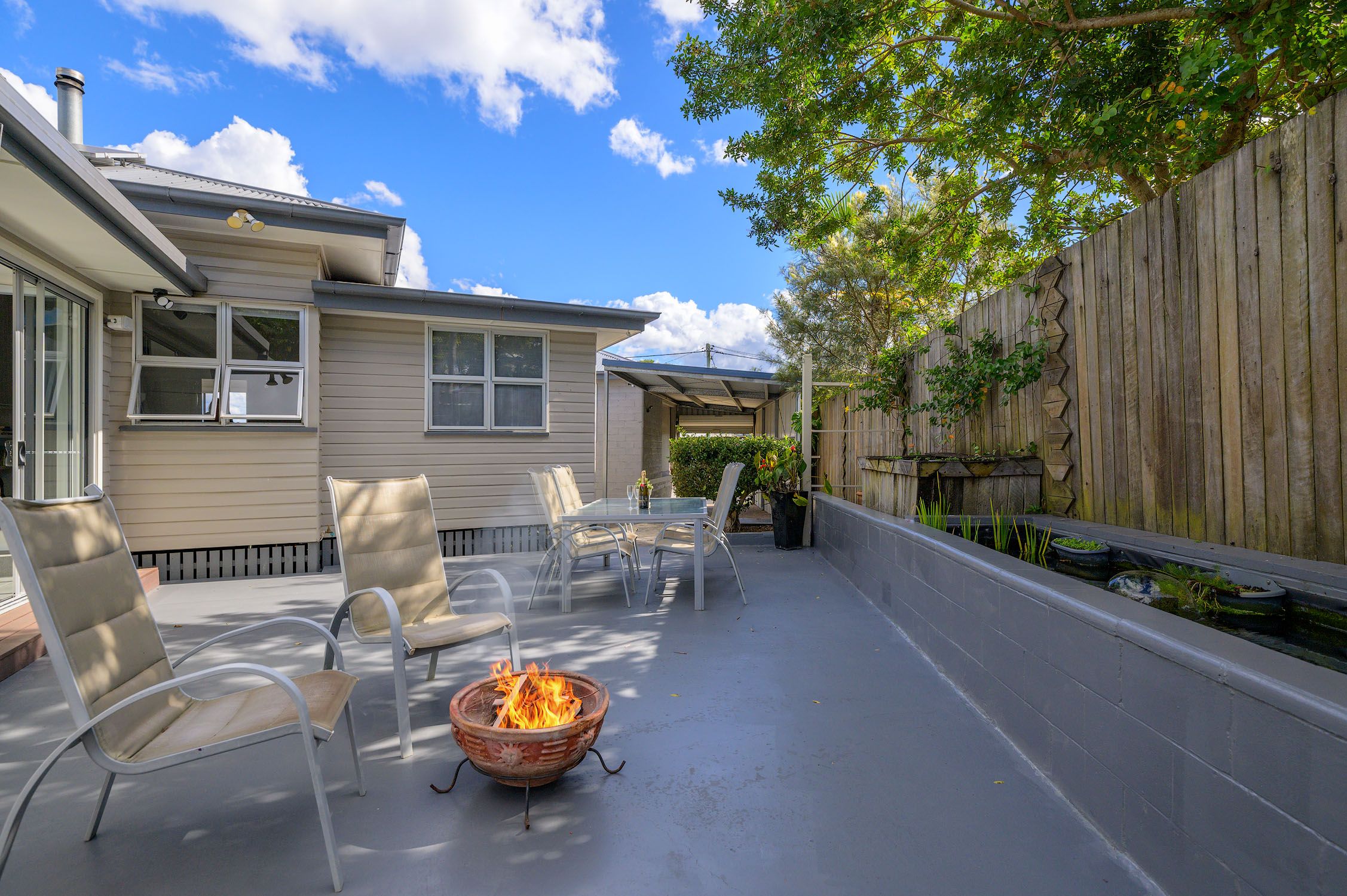 1 Leavinia Street — photo 3 of 24