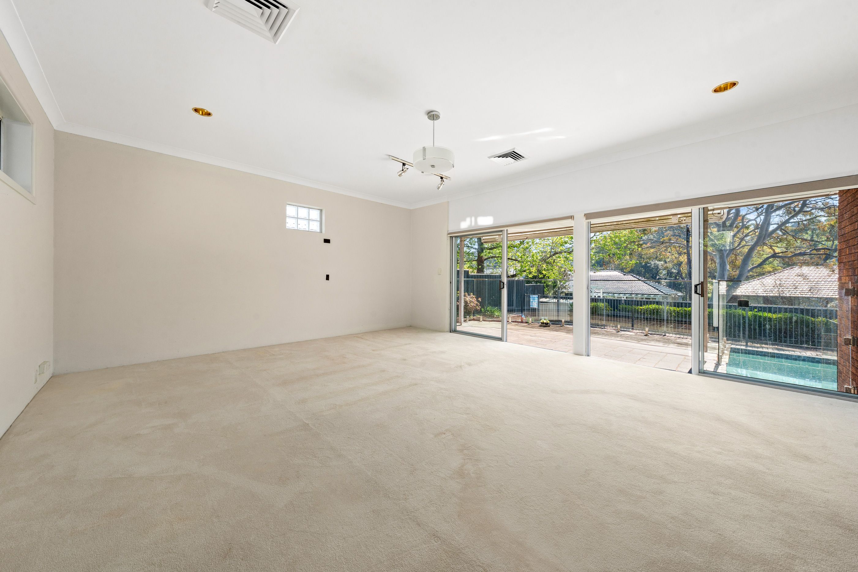 24 Warrowa Avenue — photo 6 of 14