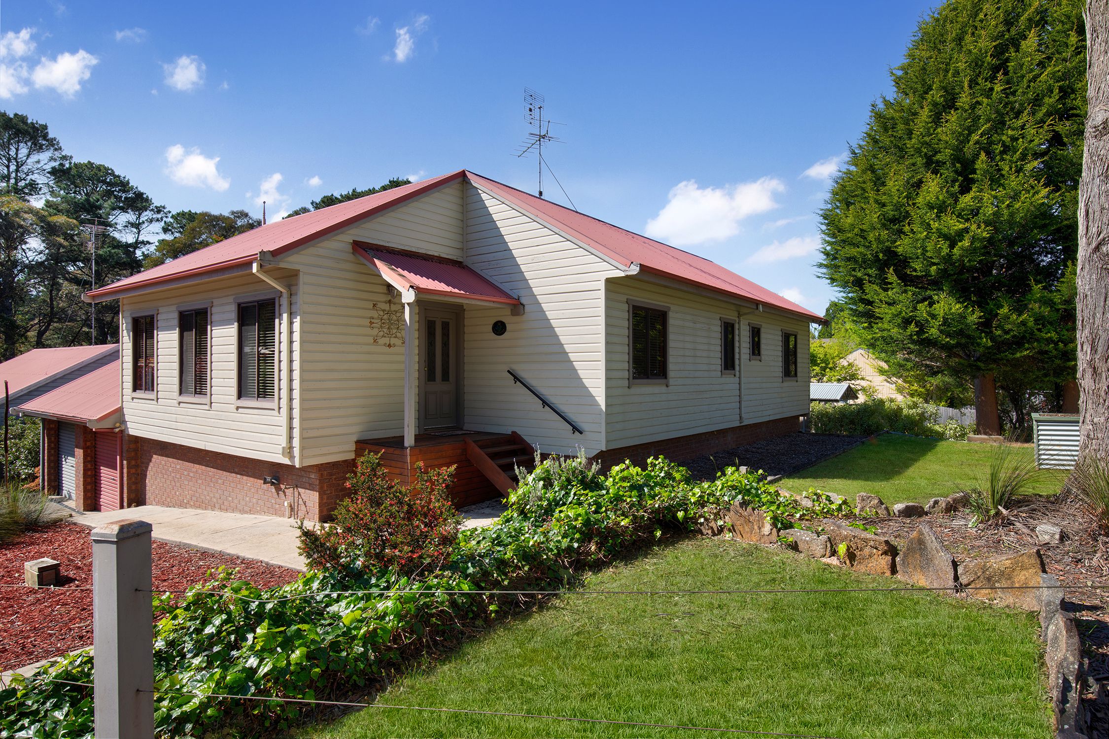 34 Wombat Street — photo from Ray White Upper Blue Mountains