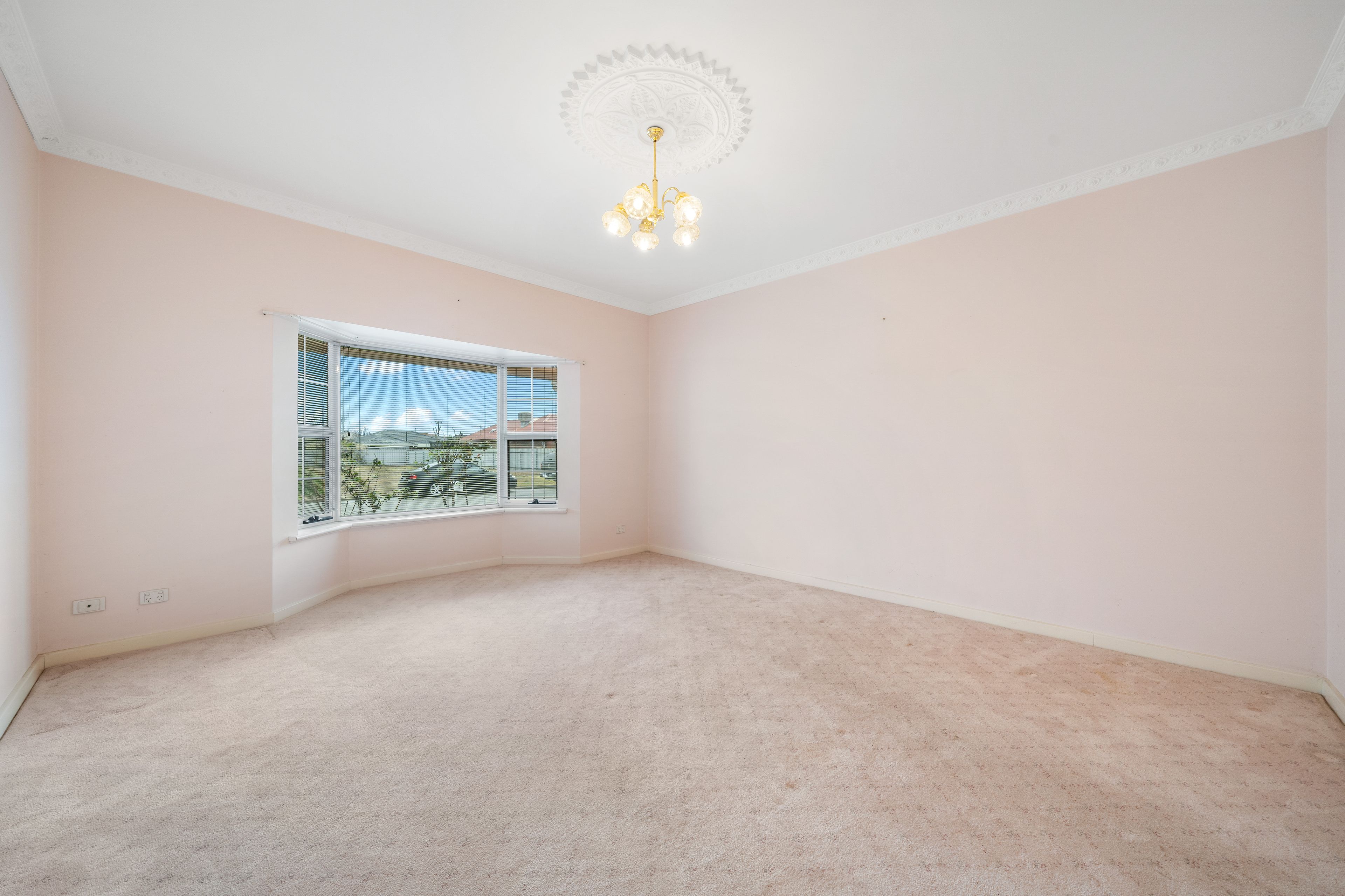 21 Mancheff Street — photo 11 of 15
