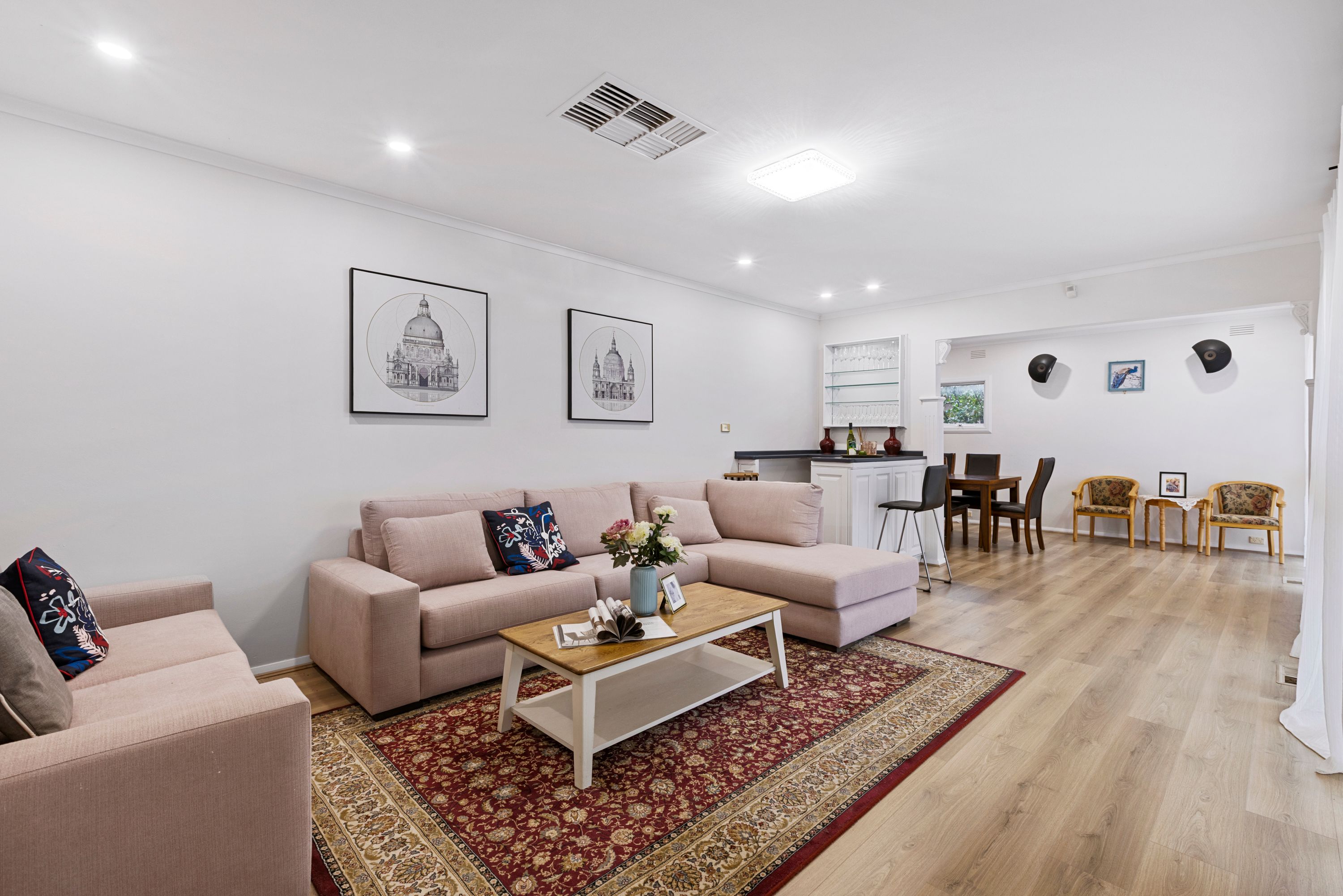 98 Hinkler Road East, Glen Waverley, VIC 3150