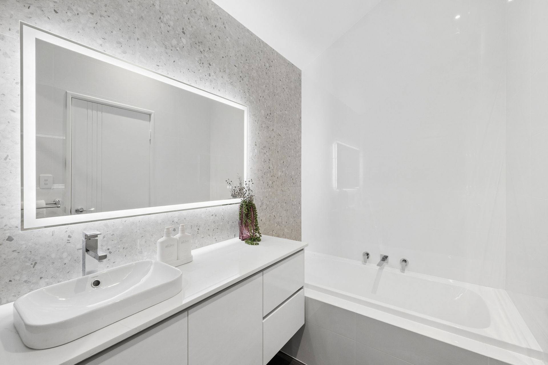 37C Tetworth Crescent — photo 18 of 30