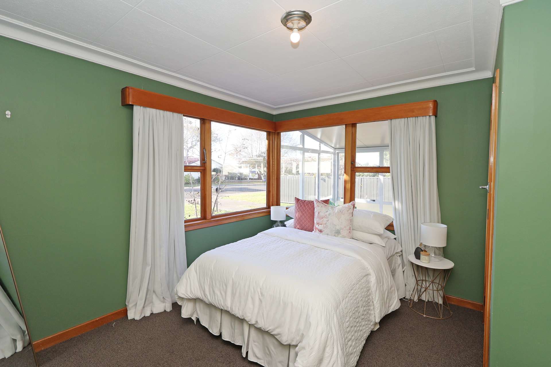 331 Chelmsford Street photo 18
