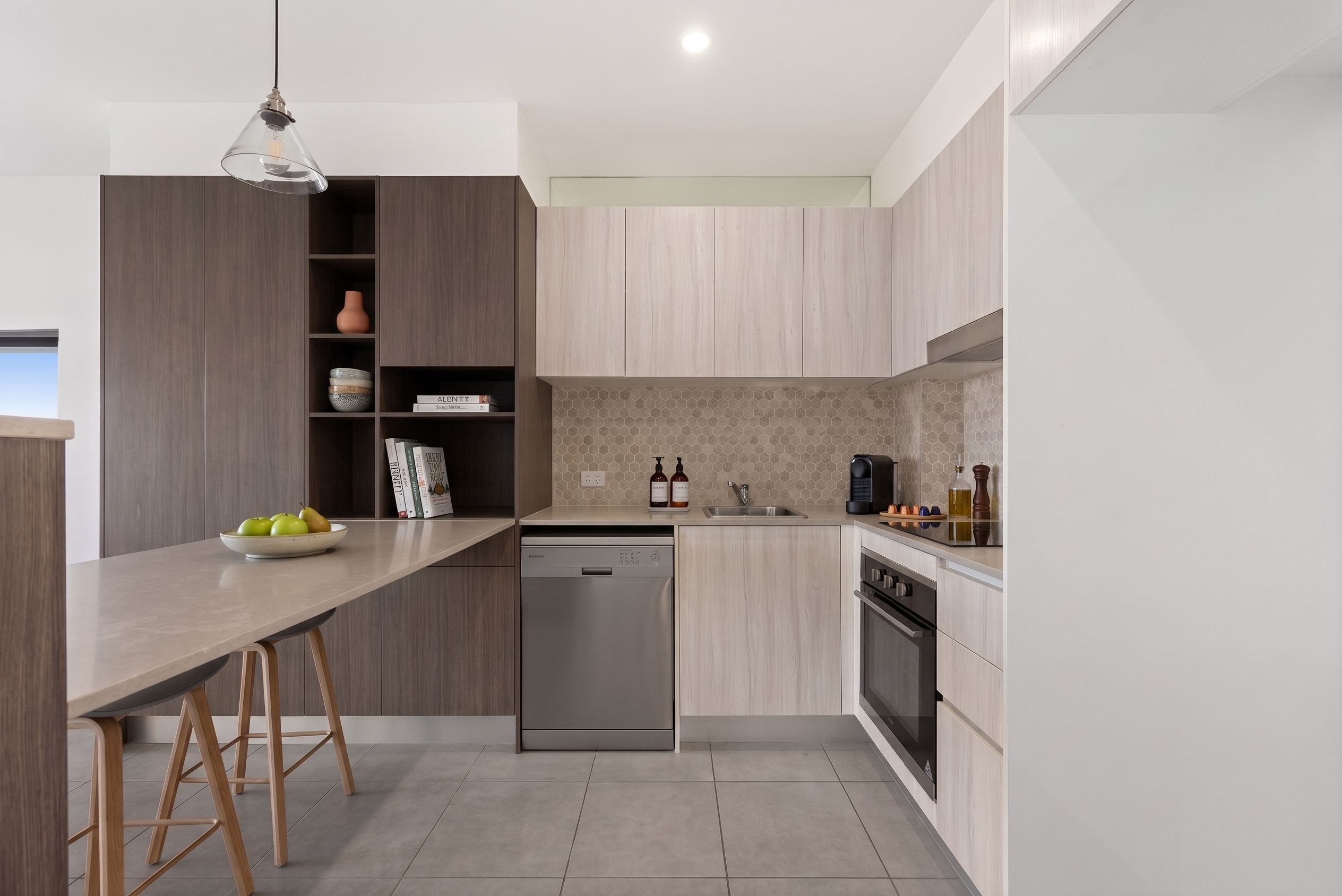 56/19 Shine Court — photo 4 of 11