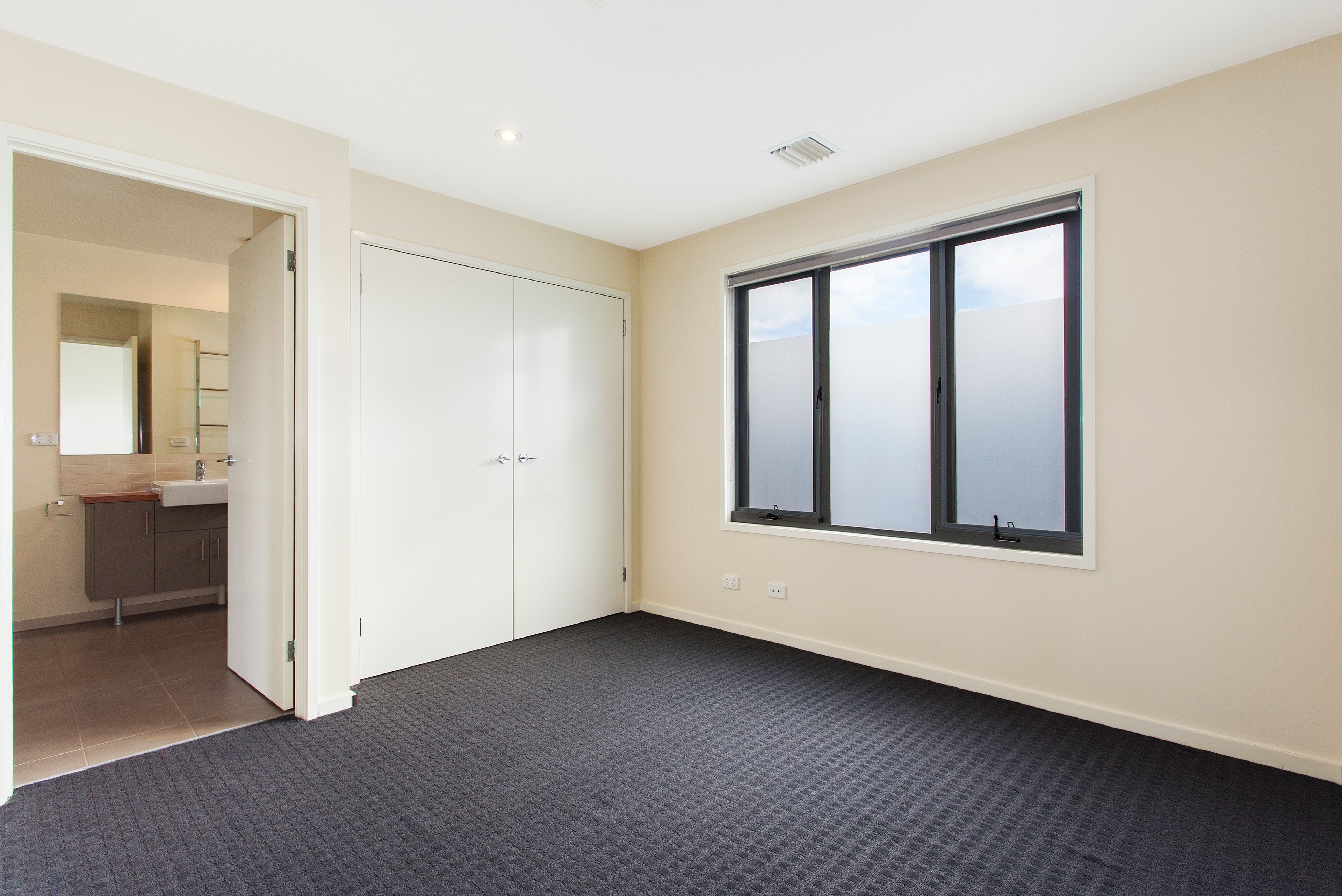 4/55 Poath Road — photo 5 of 6